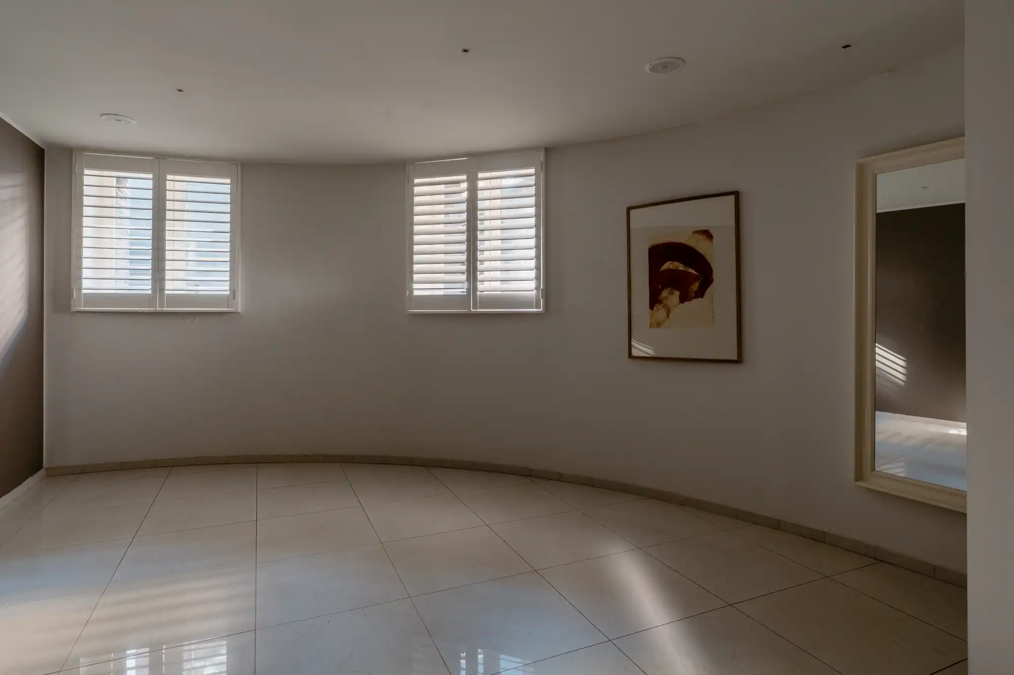 Doornroosje en Zillion in één sprookje: er was eens een appartement met een vijver in een kasteel. foto 13