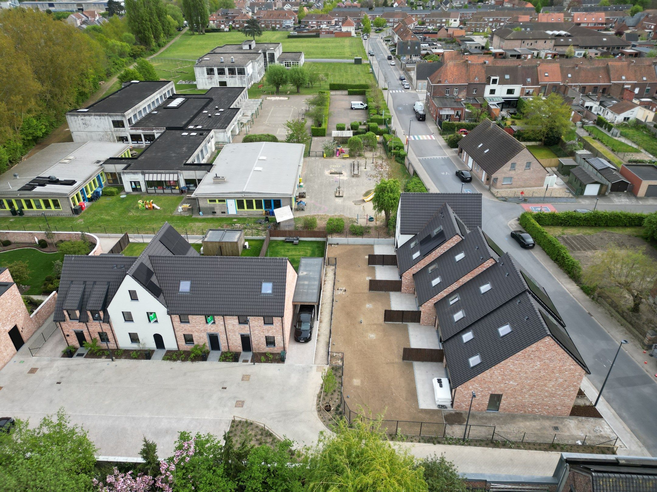 CHARMANTE NIEUWBOUWWONINGEN WOONERF GULDEN SPOREN foto {{pictureIndex}}