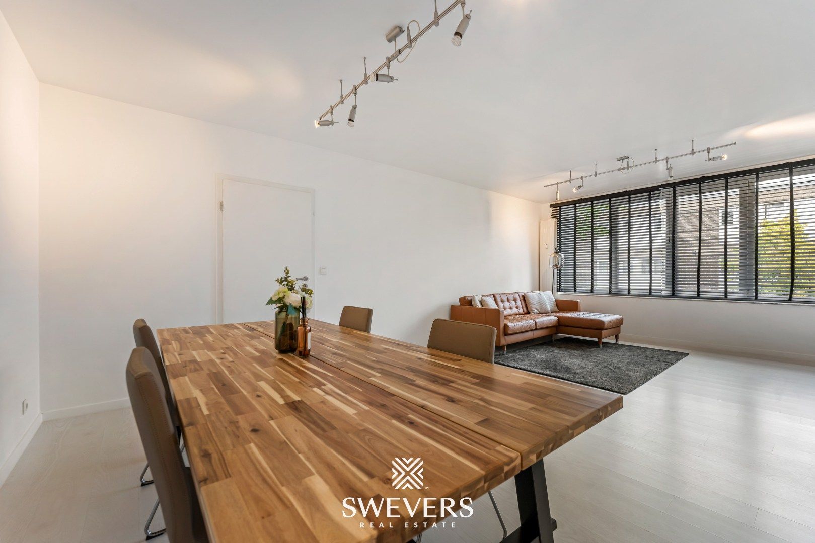 Instapklaar en energiezuinig 2-slaapkamerappartement in het centrum van Heppen foto 2