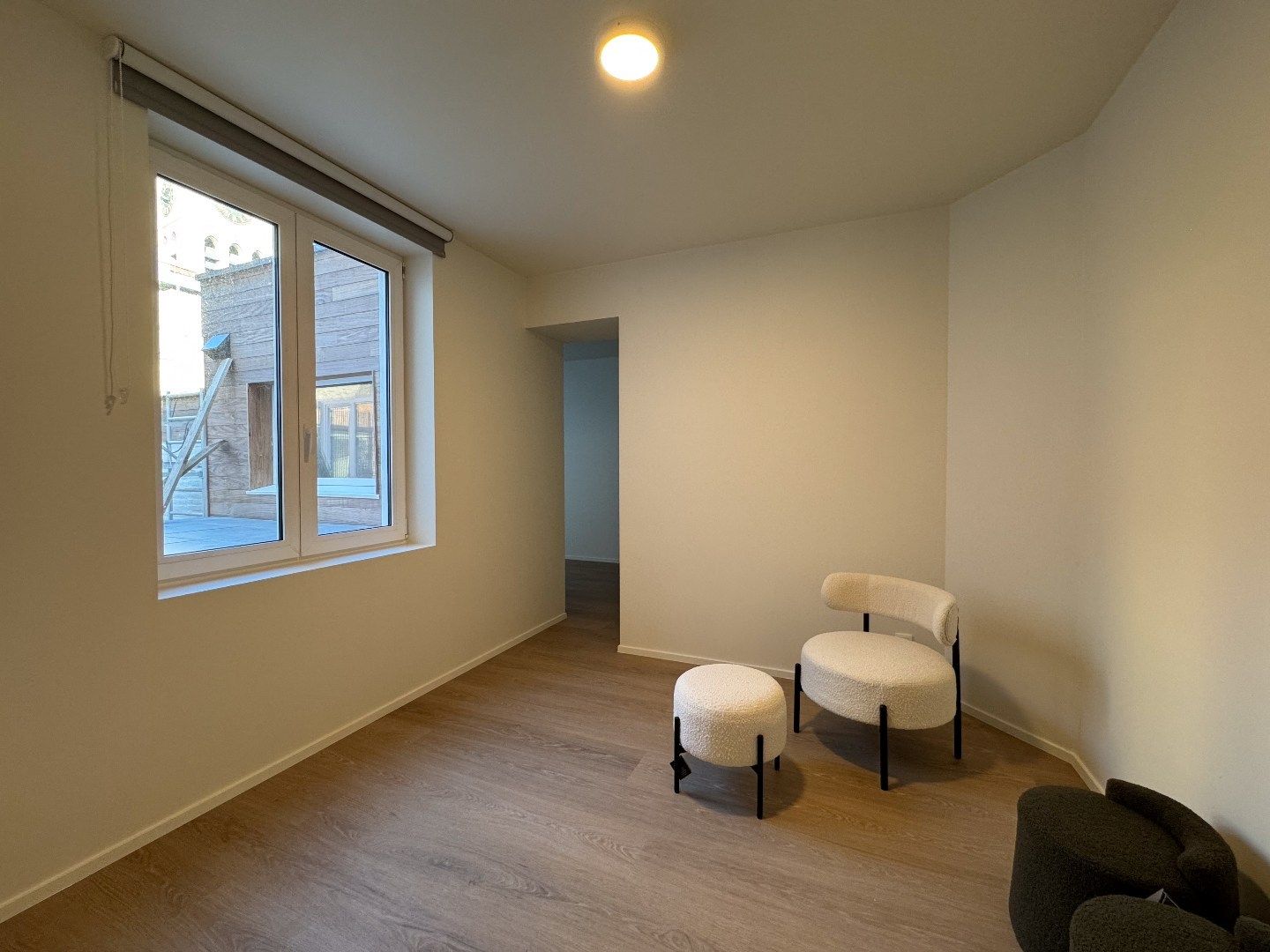 Ruim appartement met 2 slaapkamers en terras in het centrum. foto 18