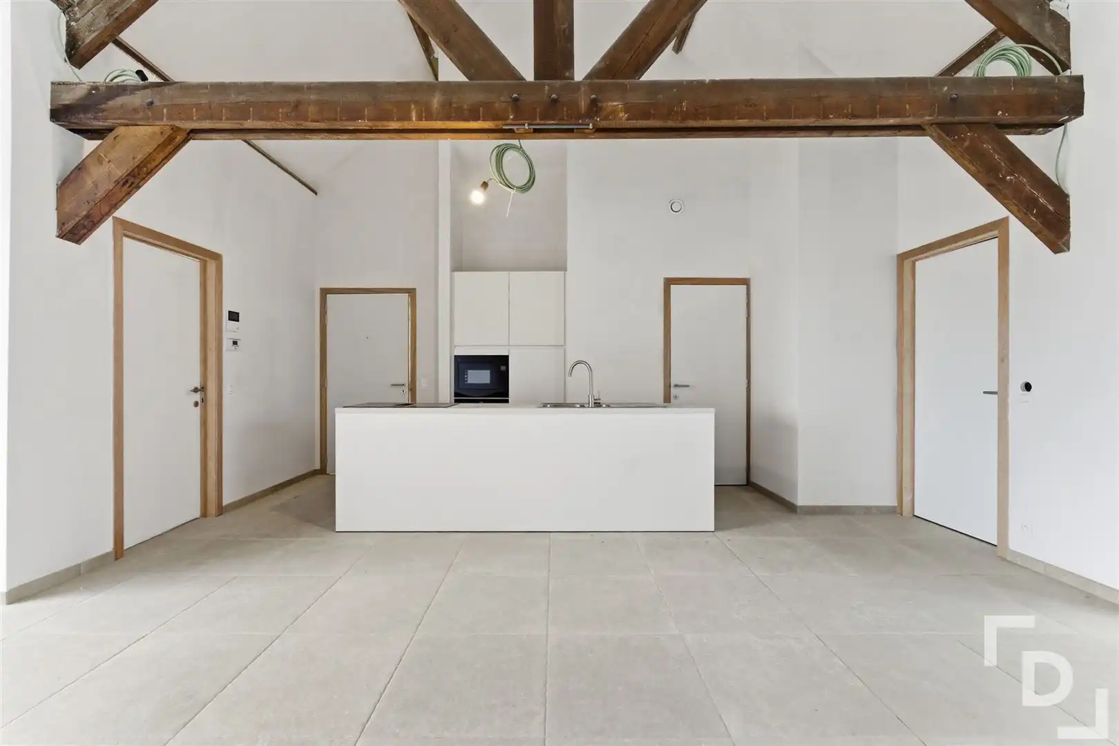 Instapklare nieuwbouwappartement te koop op toplocatie in centrum Ieper. foto 47