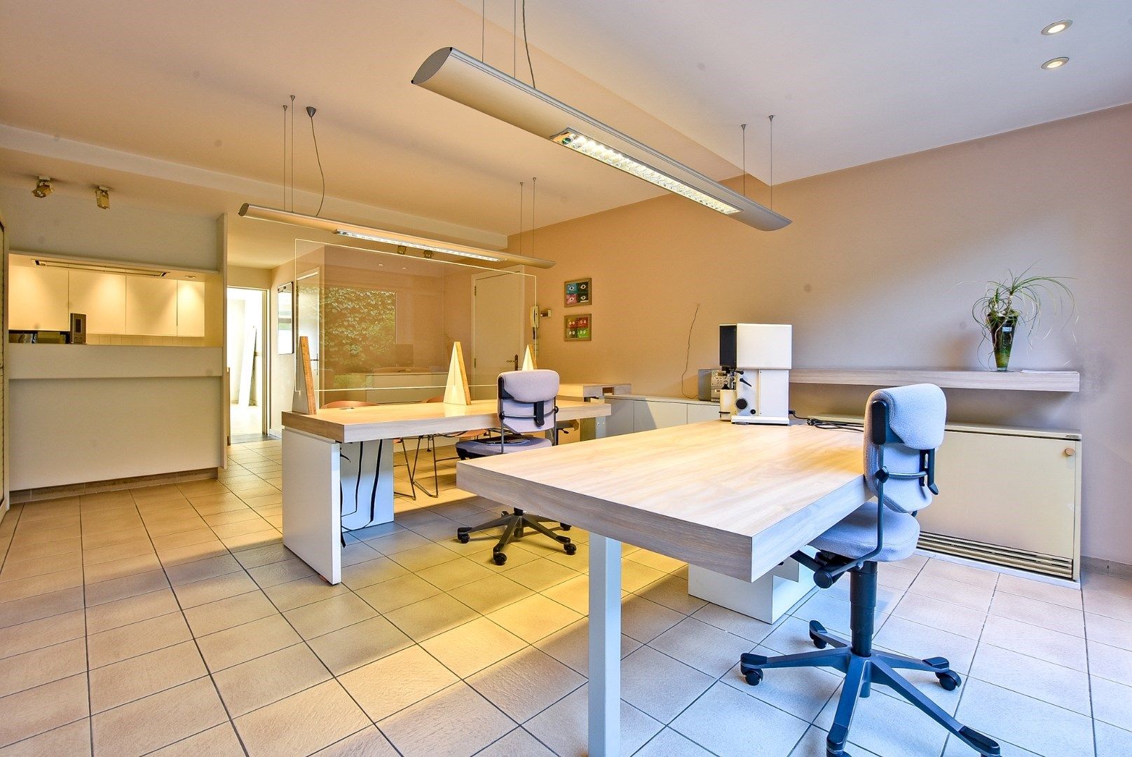Ruim gelijkvloers appartement (127 m²) met tuin (30 m²) en 2 slaapkamers in hartje Nieuwpoort-stad foto 6