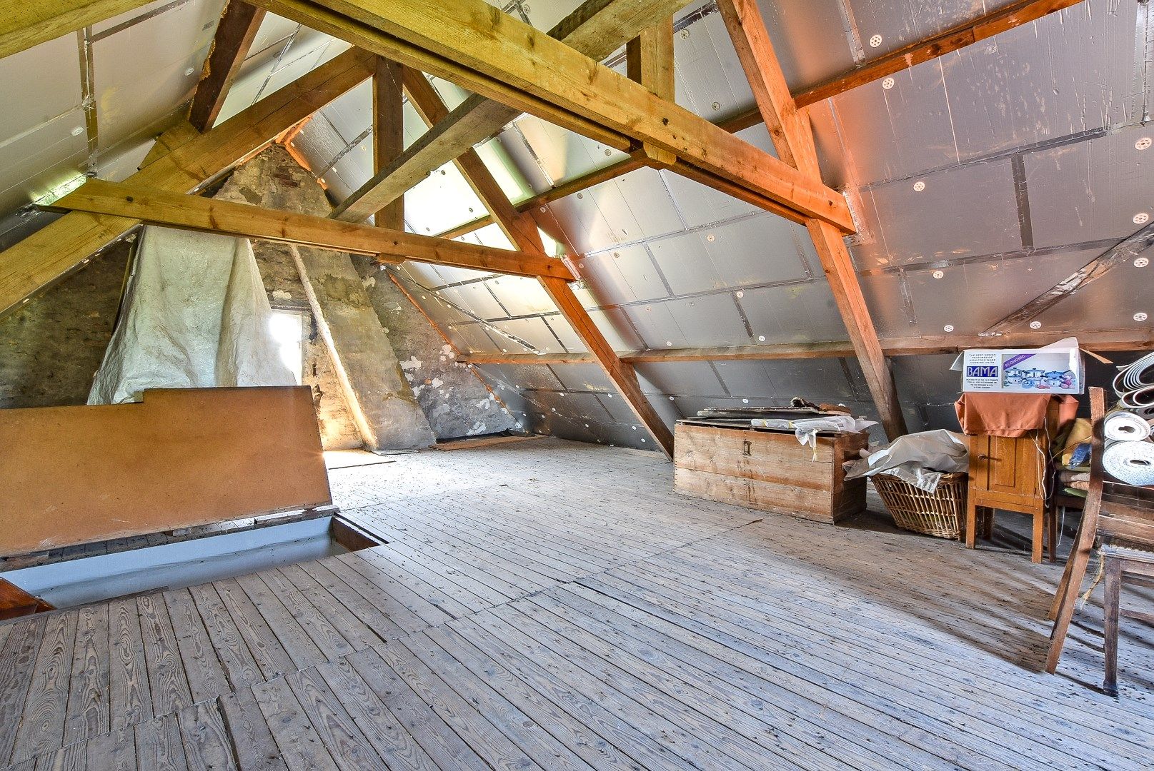 Centraal gelegen hoeve op 11.012m² te Diksmuide! foto 12