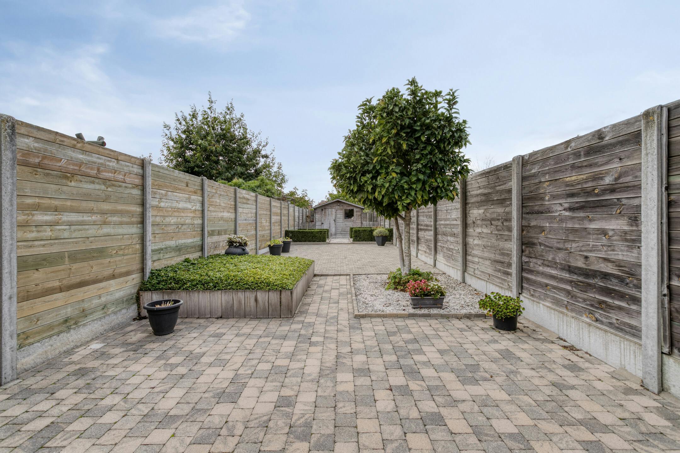 Instapklare gezinswoning met gezellige tuin in Roeselare foto 18