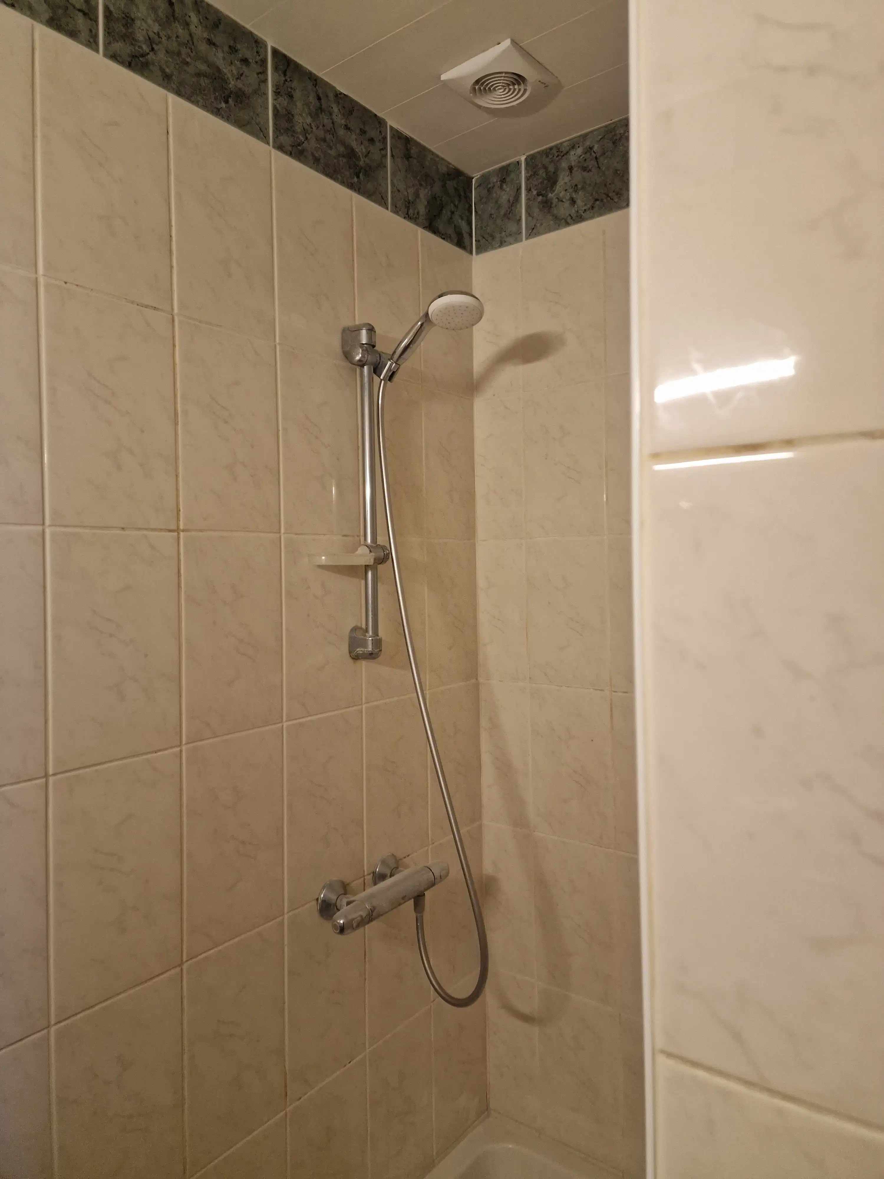 Zeer ruim Lichtrijk Penthouse van 160 m²  3slpk. foto 3