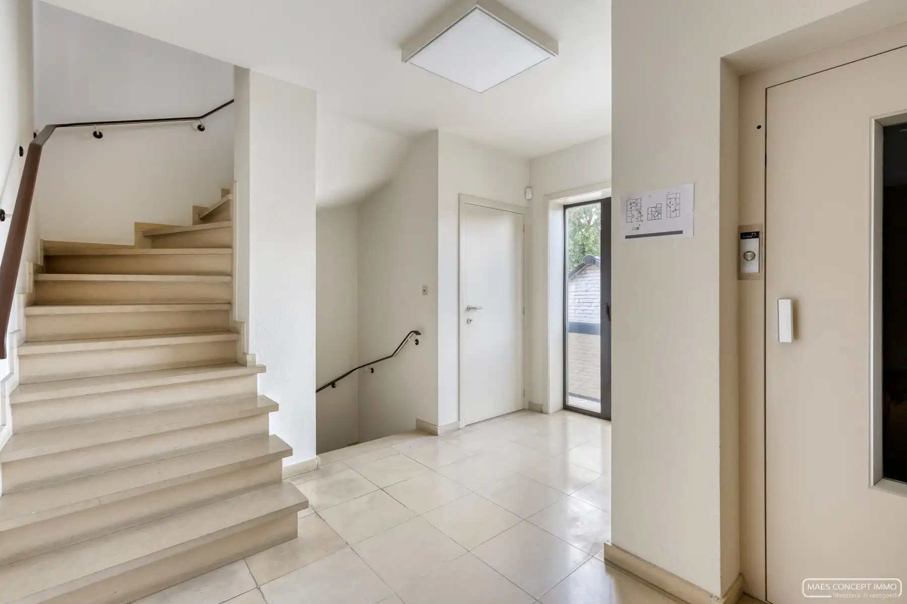 Ruim handelspand met appartement te koop te Desselgem - Perfect voor ondernemers! foto 8