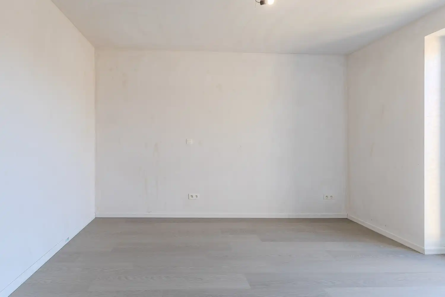 Hedendaagse nieuwbouwwoning met drie slaapkamers op rustige ligging in Neeroeteren foto 19