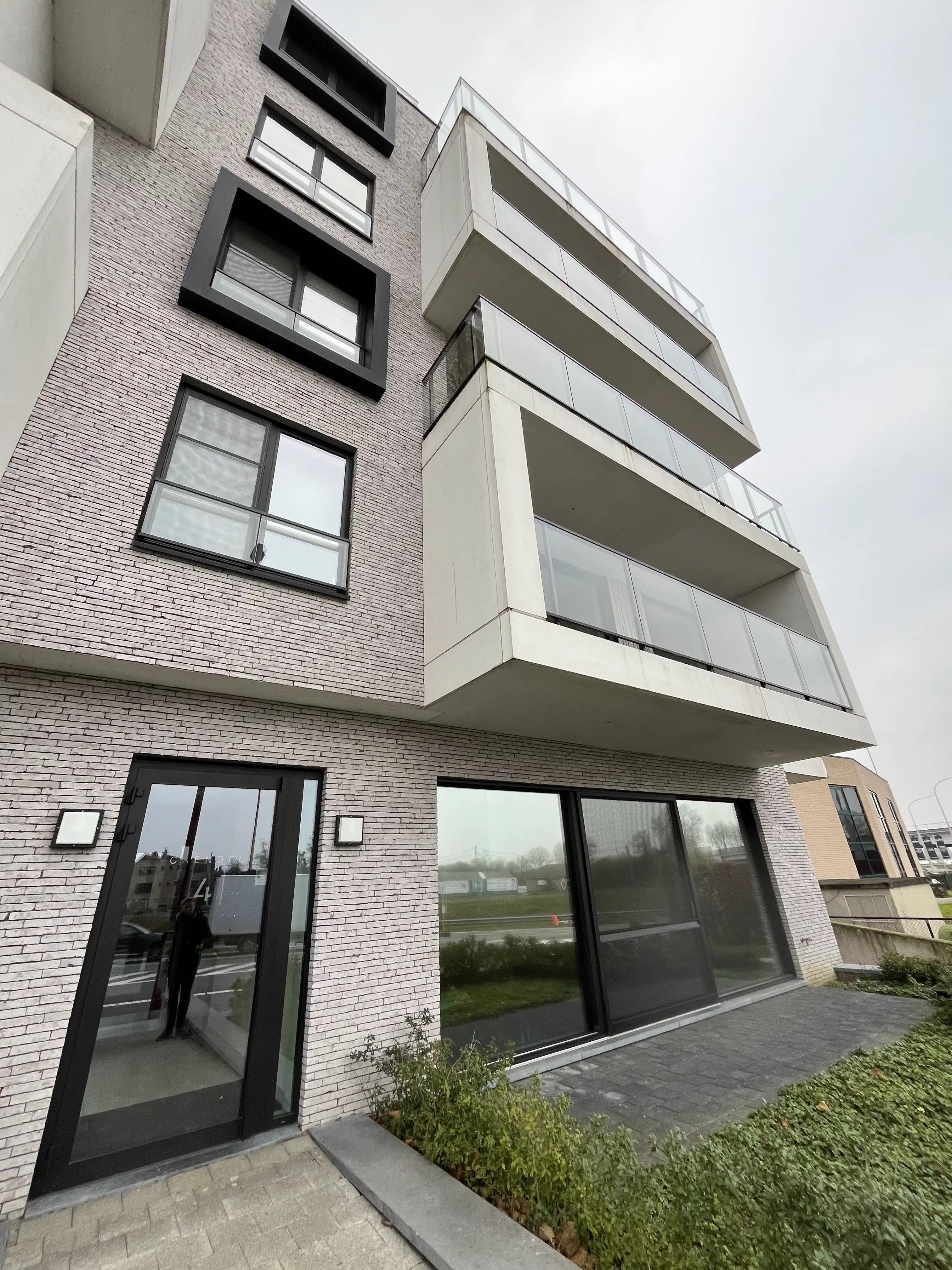 Instapklaar, lichtrijk appartement met zonneterrassen foto 2