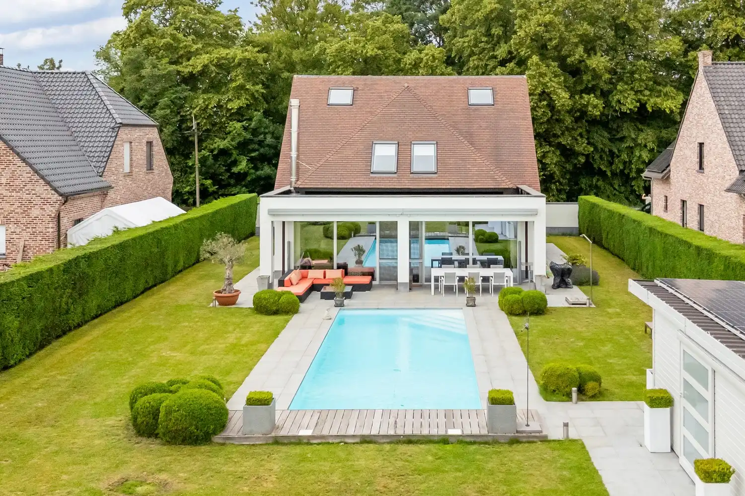 Exclusieve villa met zwembad en adembenemende polderzichten foto 2