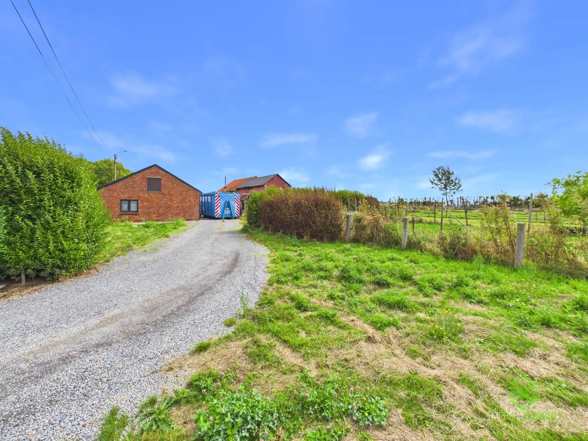 Te renoveren rustig gelegen woning op 20a 8ca! foto 3