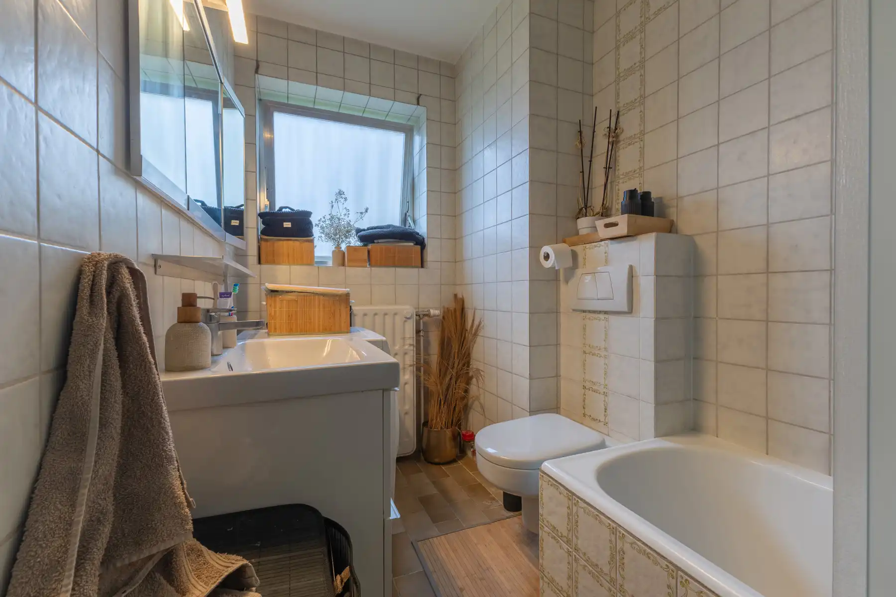 Opbrengsteigendom met 4 wooneenheden en 2 garages foto 15