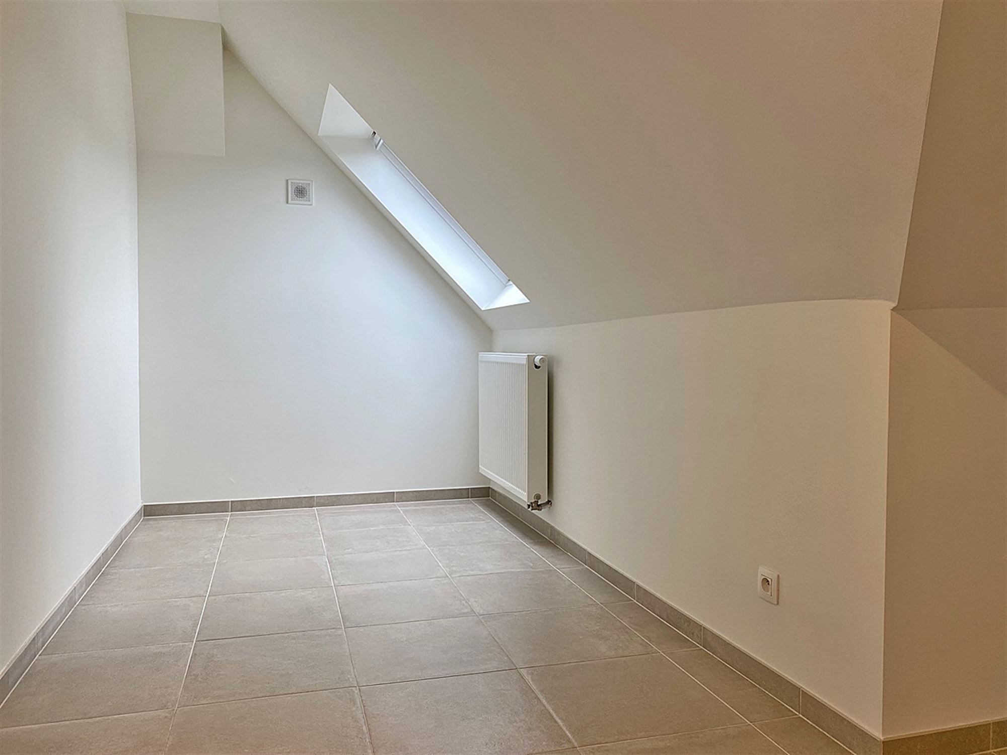 Instapklaar APPARTEMENT (duplex) met 3 slaapkamers, terras en garage foto 14