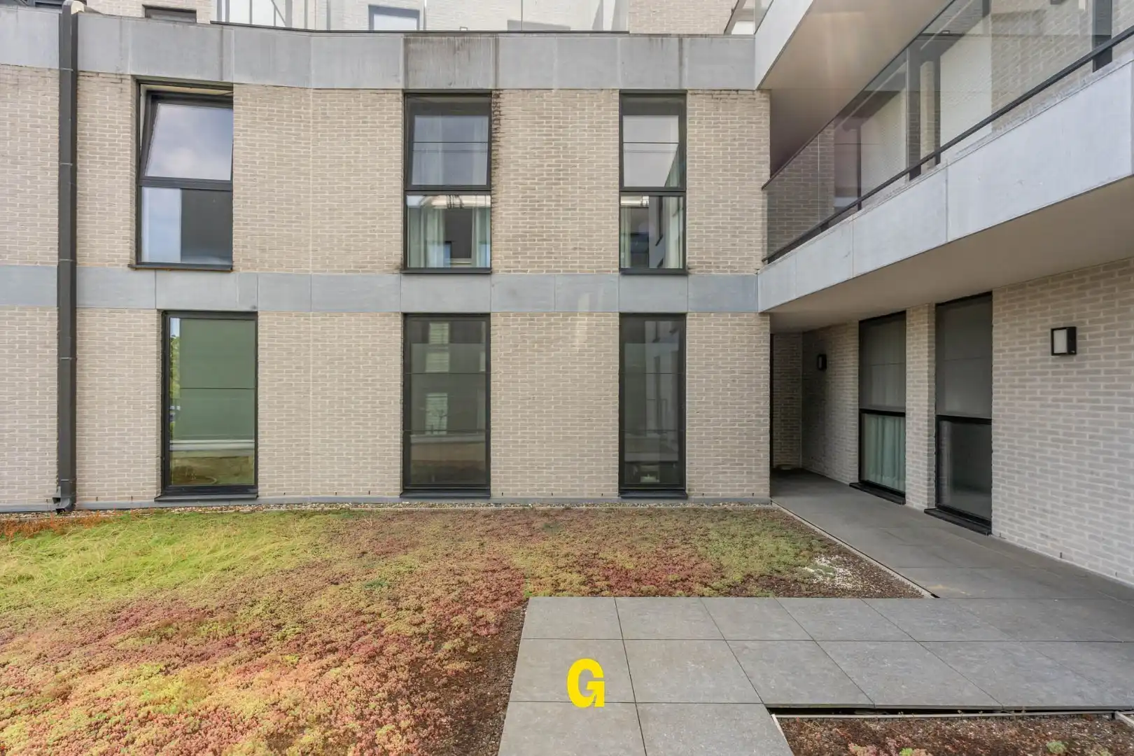 Knap ingericht gelijkvloersappartement met kelder en standplaats vlak bij het centrum foto 29