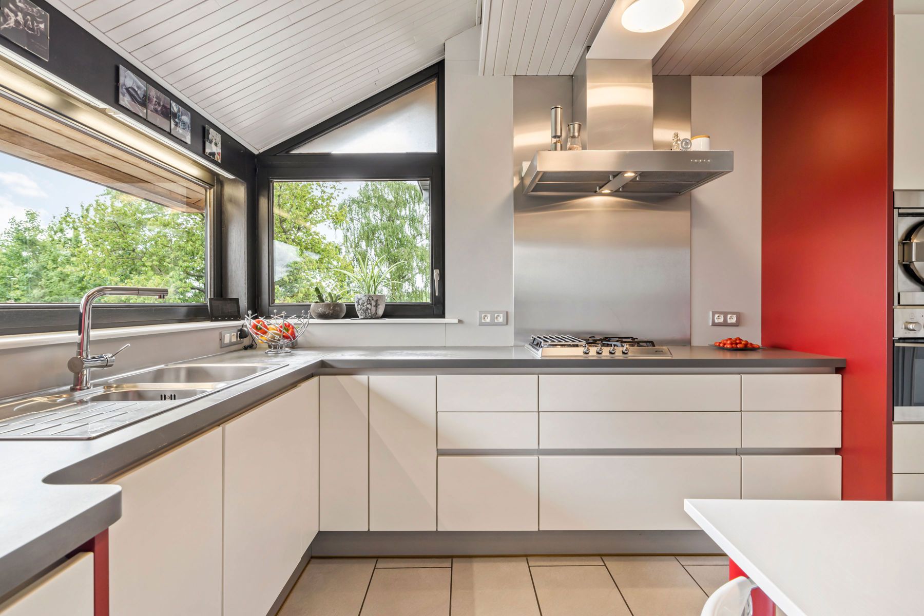 Open bebouwing met 360° landelijk zicht en 2 garages foto 17
