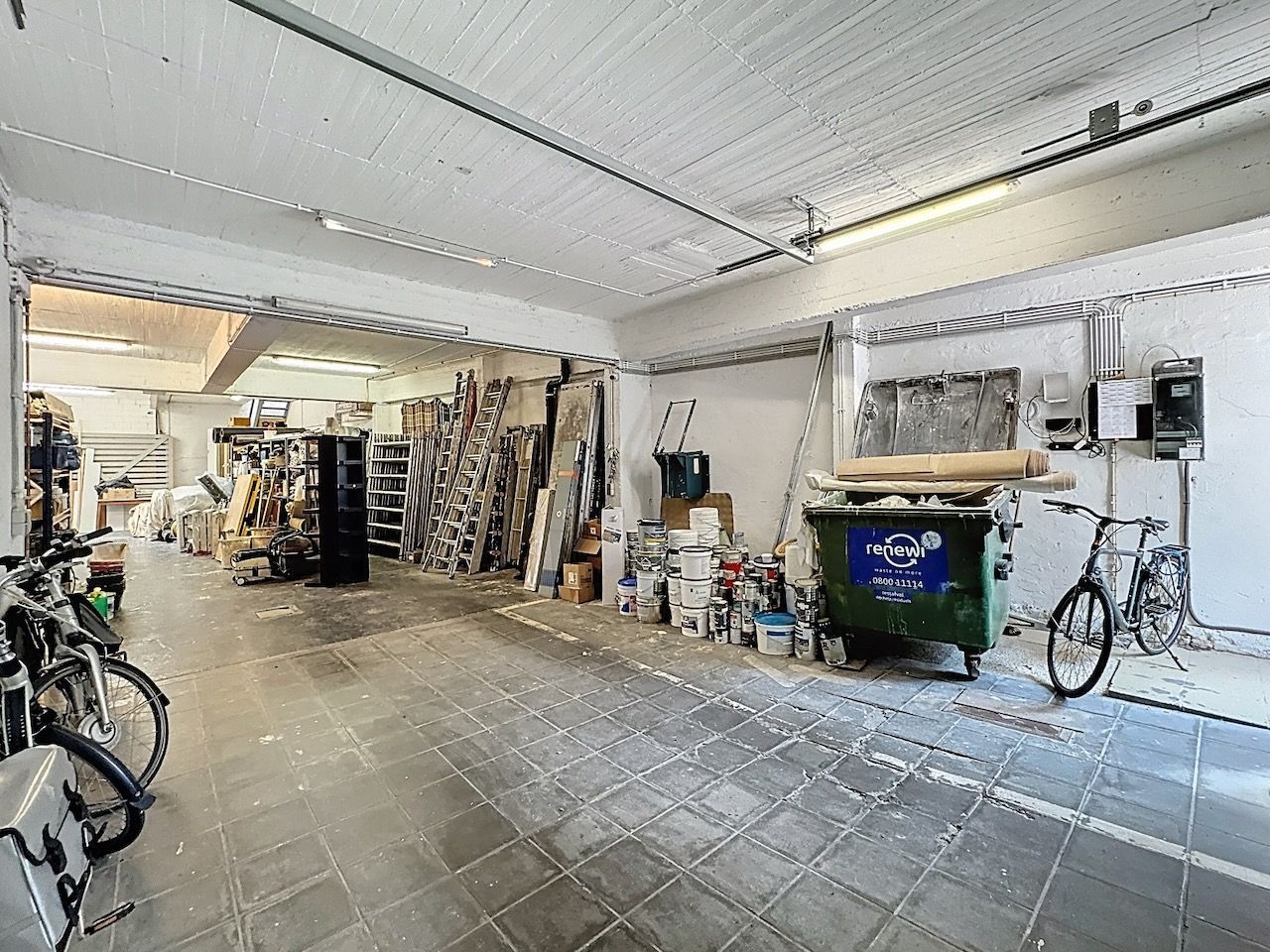 Loods van 156 m² met atelier/opslagmogelijkheden gelegen in het centrum van Heist. foto 5