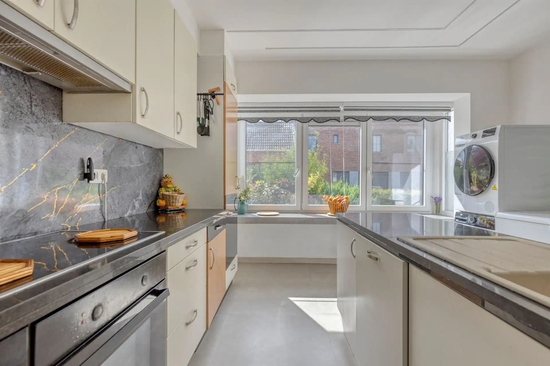 Gerenoveerde woning met 3 slpk's, zonnige tuin en garage! foto 4