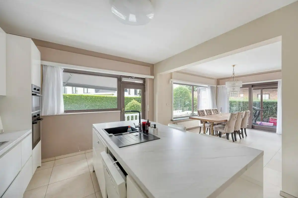 Vrijstaand huis met 3 kamers te koop in centrum Grimbergen foto 3