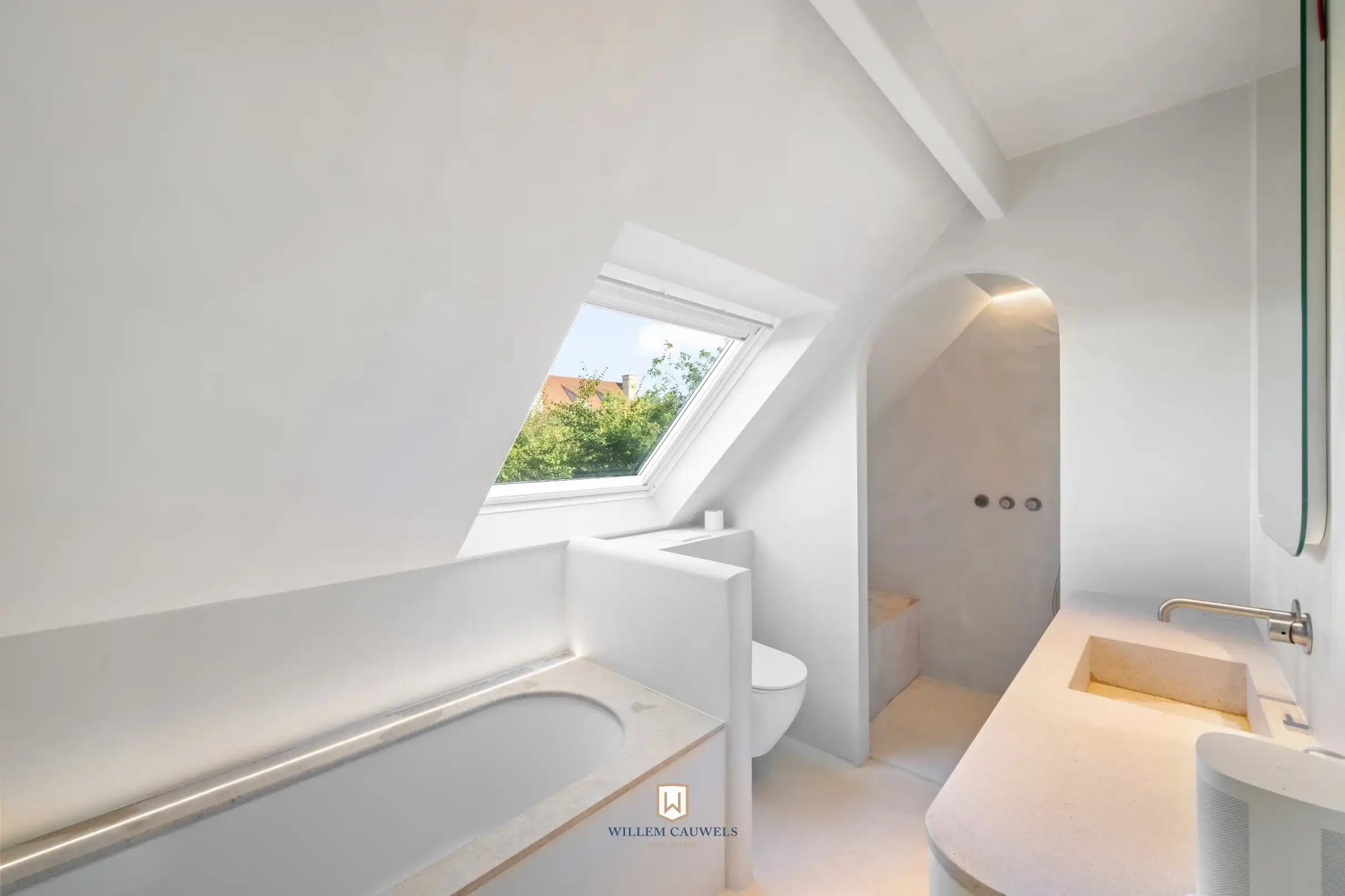Alleenstaande villa met mooie tuin te Knokke foto 16