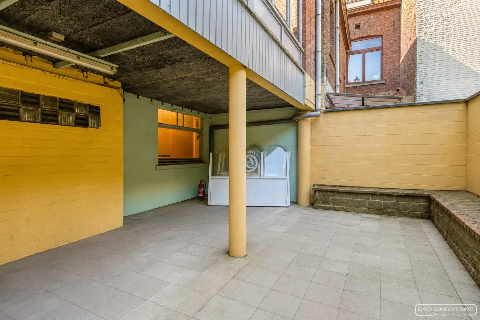 Te koop projectgrond/te renoveren pand in centrum Izegem foto 11
