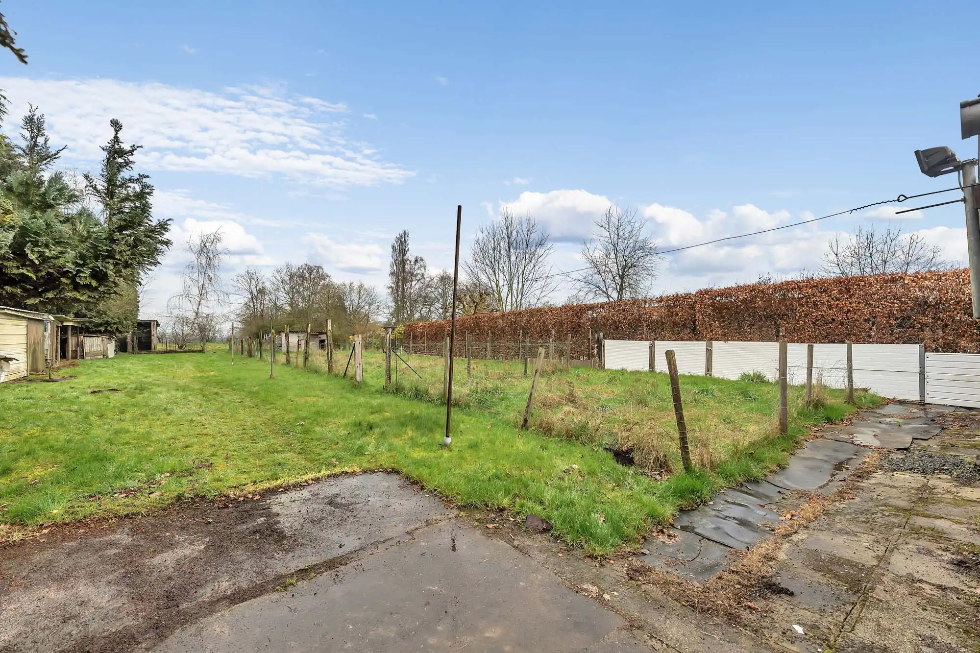 Ruime woning met veel potentieel en grote garage (80m²) foto 31