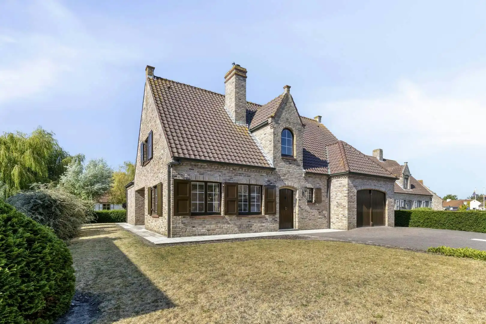 Ruime alleenstaande villa te koop in Dudzele foto 4