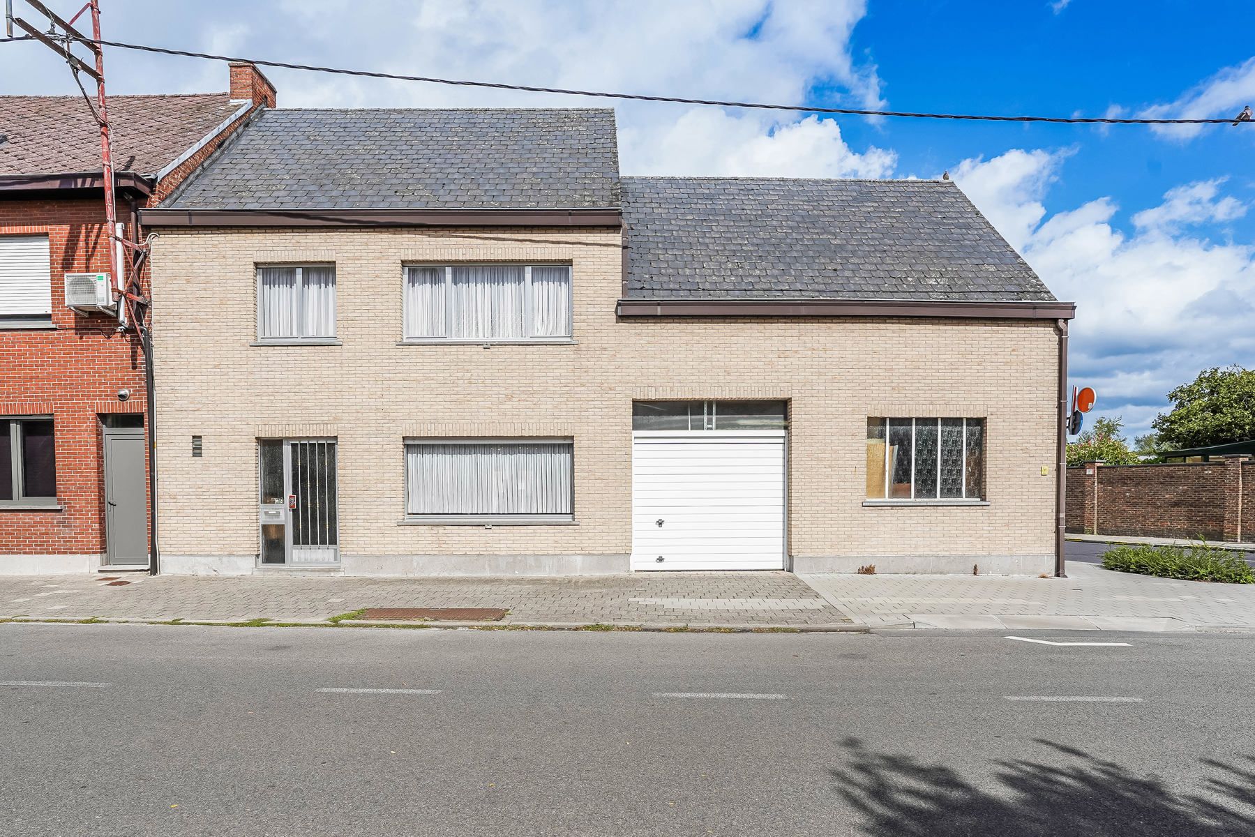 Hoofdfoto van de publicatie: Gunstig gelegen, op te frissen HOB-woning te Kapelle-Op-Den-Bos