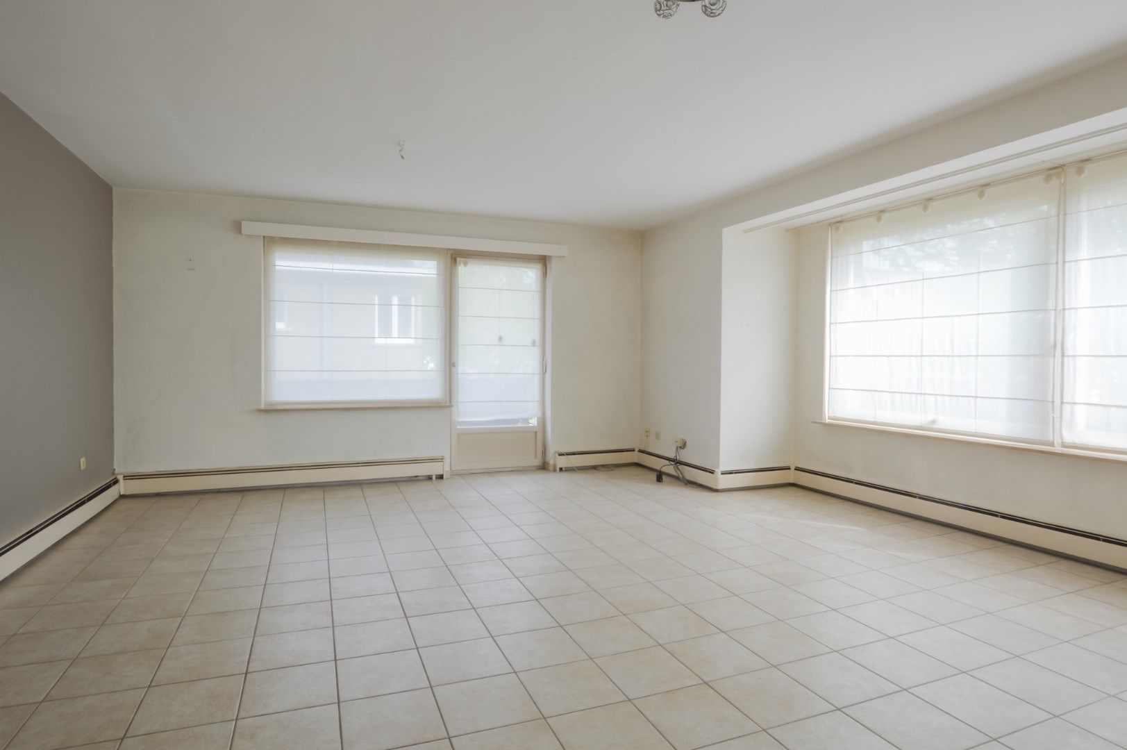 Ruim appartement op toplocatie met 3 slpks én garage in Sint-Andries foto 3