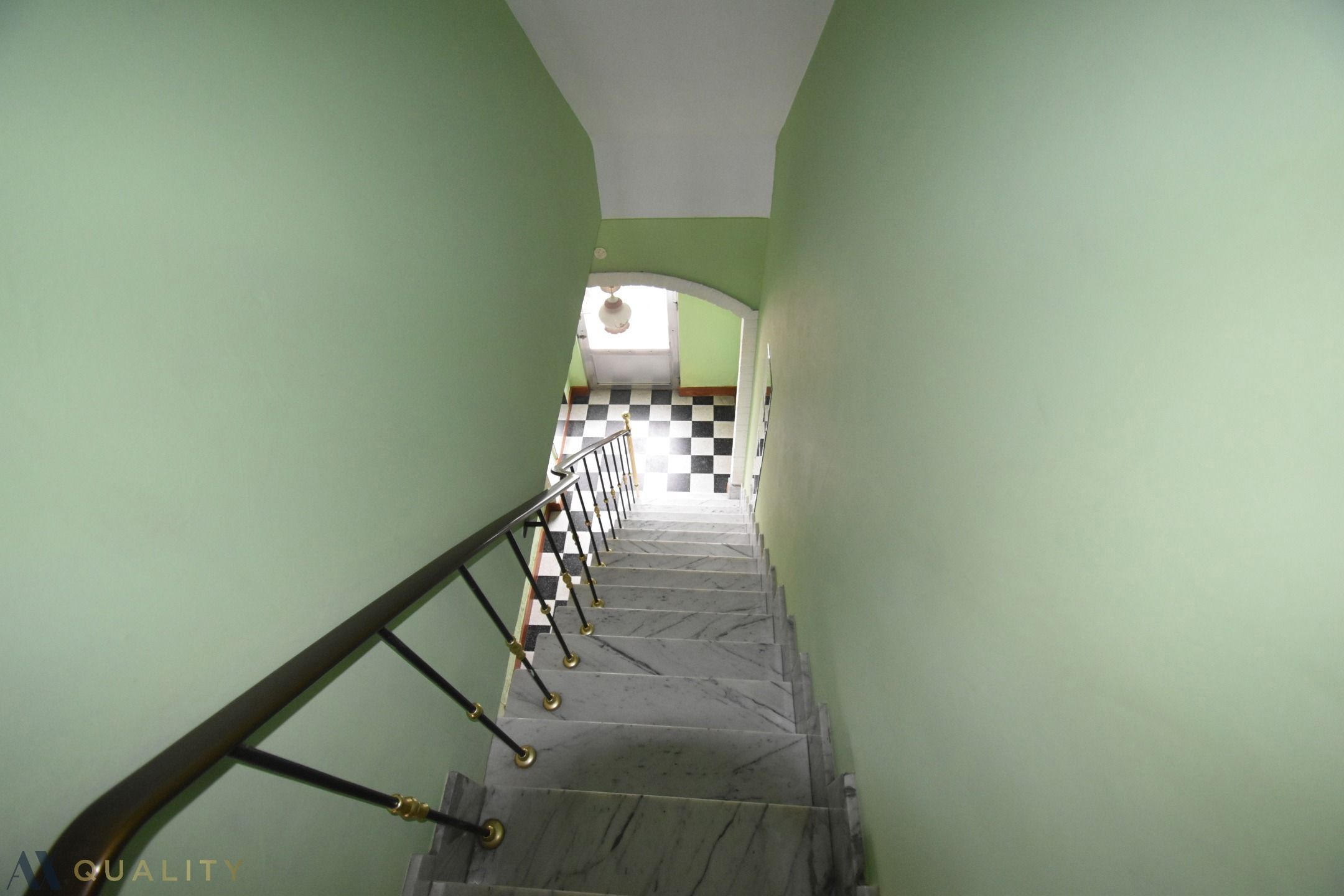 te renoveren Half-open woning met koer op 01 are 77 ca foto 16