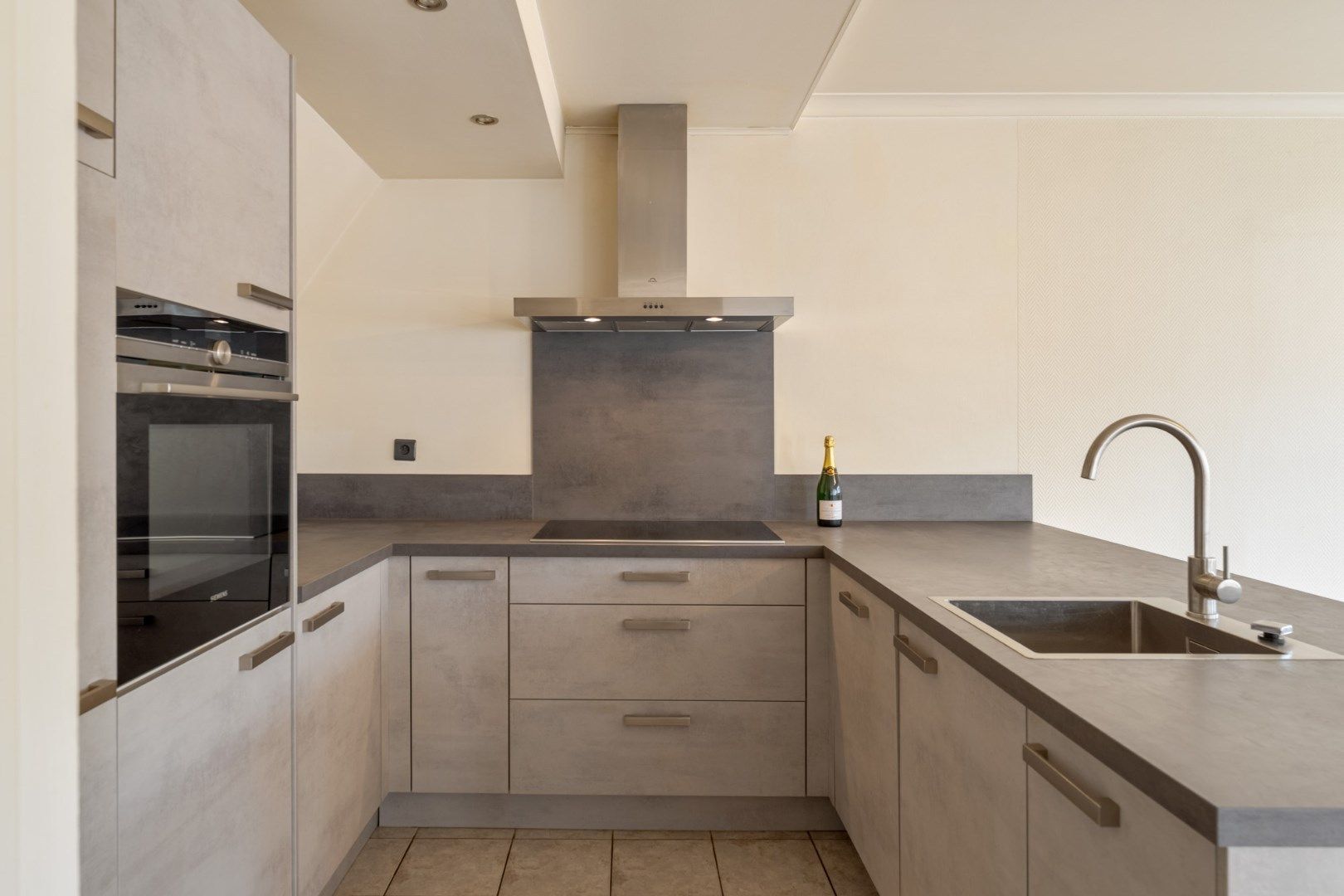 Goed verzorgd en gezellig duplex-appartement in het centrum met 2 slaapkamers, bureelruimte, terras foto 11