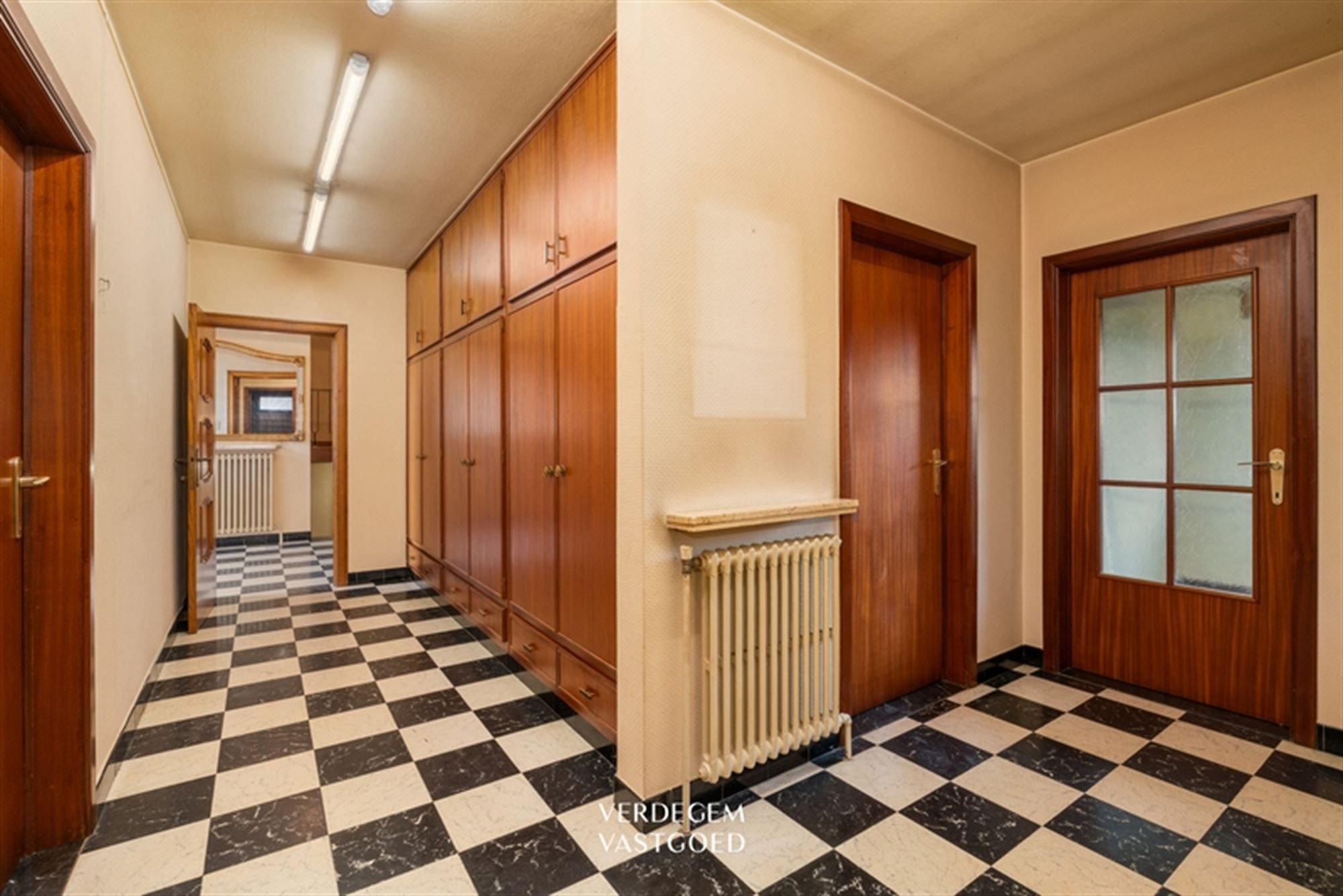 xl villa met magazijn van ca. 300m² op perceel van 2.438m² foto 3