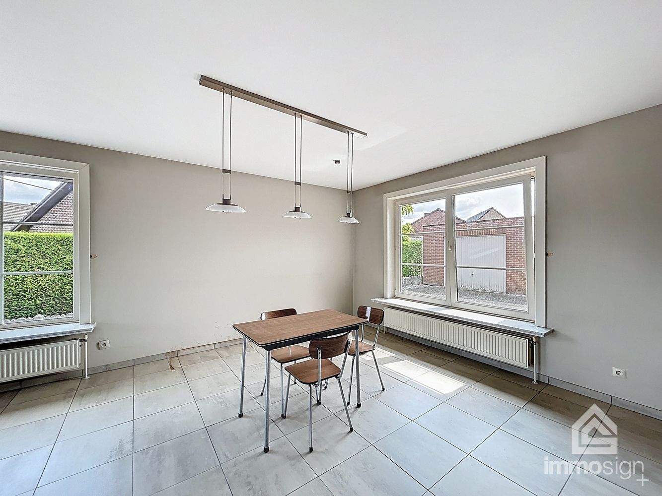Instapklare gelijkvloerse woning (bungalow) op een perceel van 1079 m² met uitzicht over de velden, vlakbij de grens met Nederland foto 6