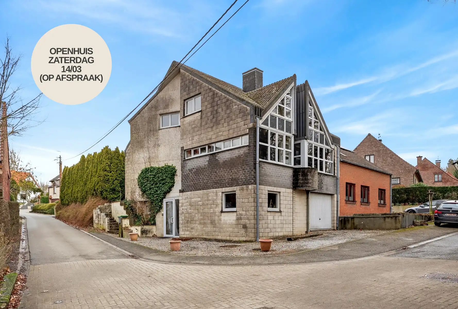 Ruime bel-étage met 4 slaapkamers en groen uitzicht foto {{pictureIndex}}