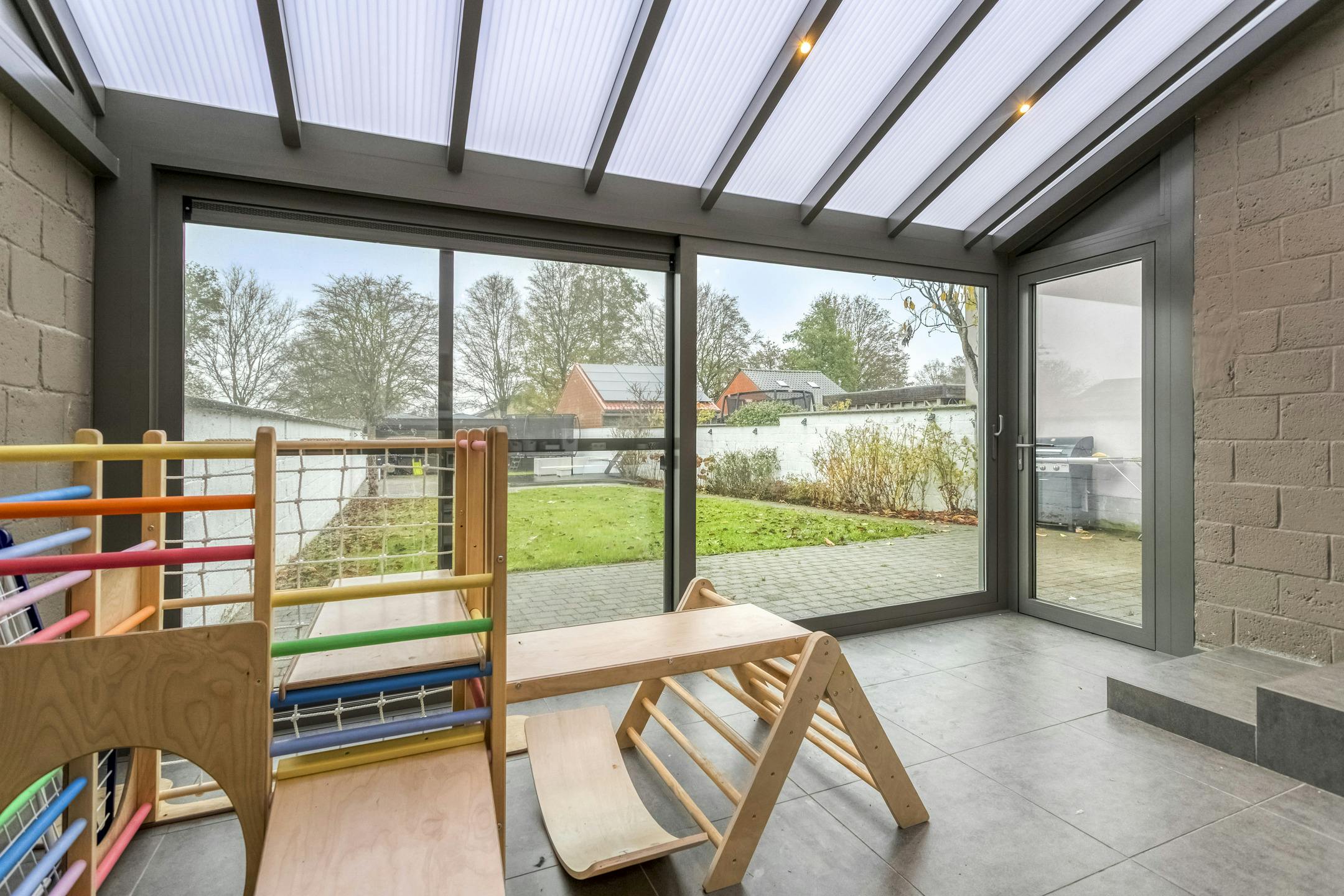 Energiezuinige woning te koop in Ieper met 5 kamers foto 9