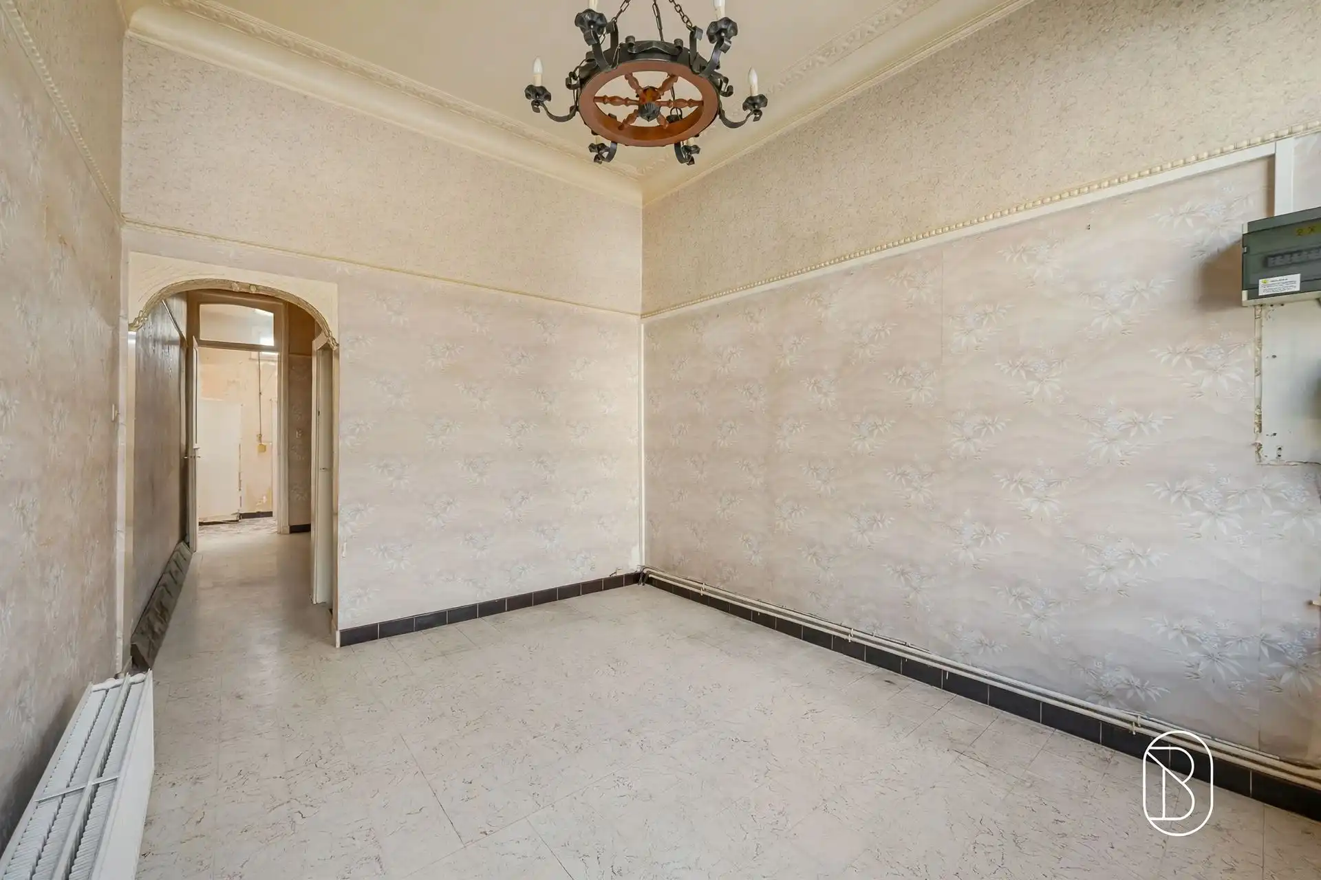 Te renoveren woning: IDEAAL VOOR INVESTEERDERS! foto 6