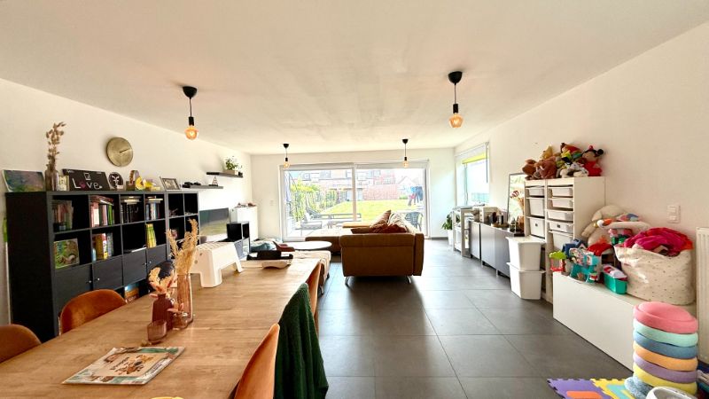 Ruime, rustig gelegen gezinswoning (HOB) met 3 slaapkamers en tuin foto 2