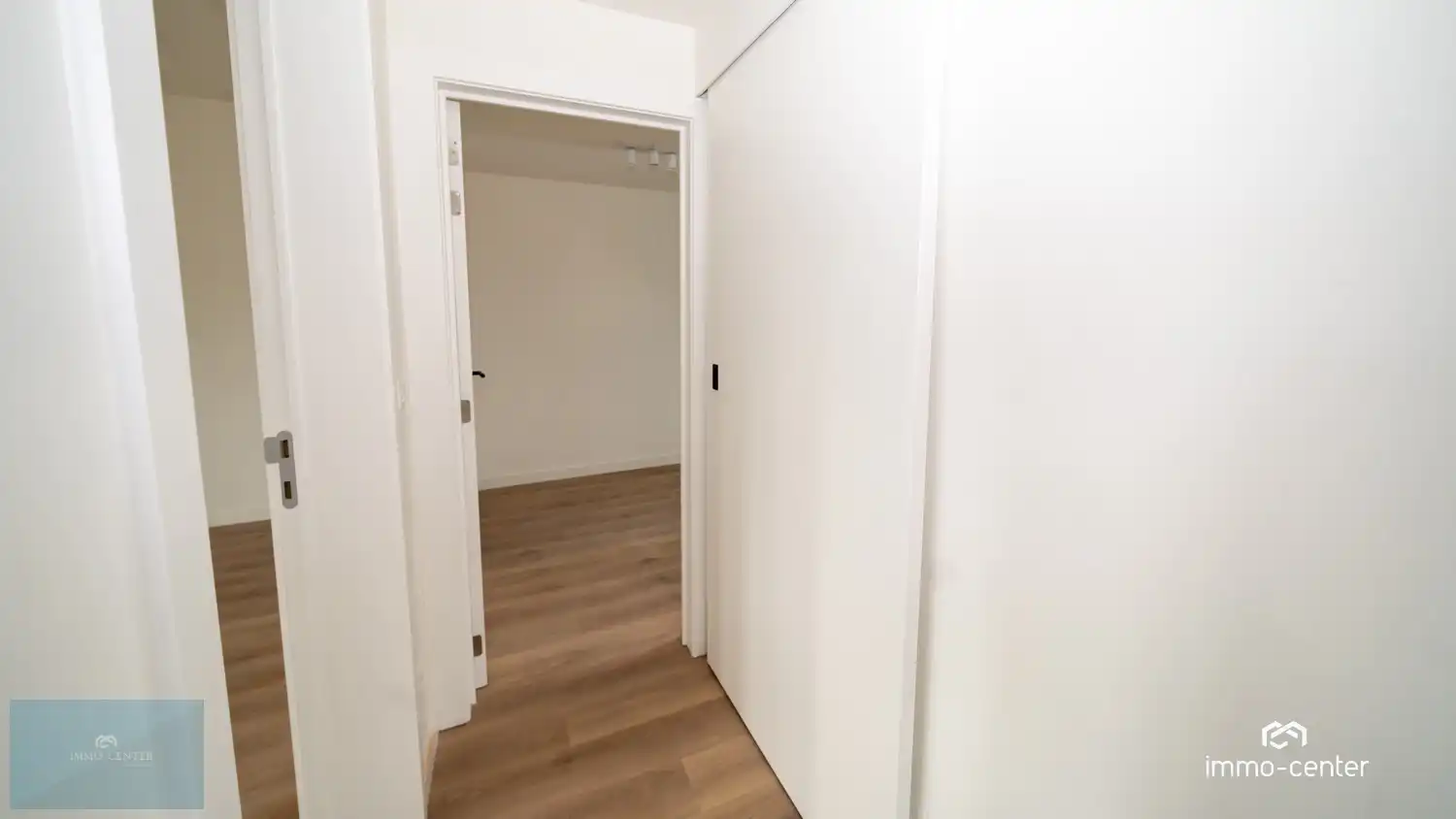 ✨ Volledig gerenoveerde halfopen woning met 2 slaapkamers in Genk foto 12