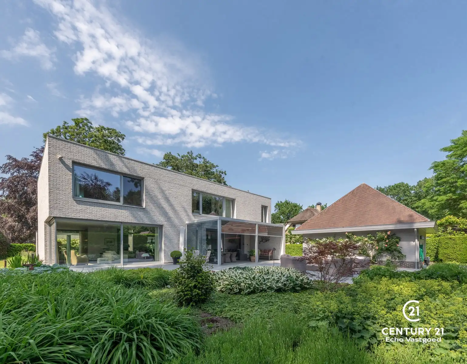 Exclusieve onderhouden architectenvilla in villawijk De Lint foto 2