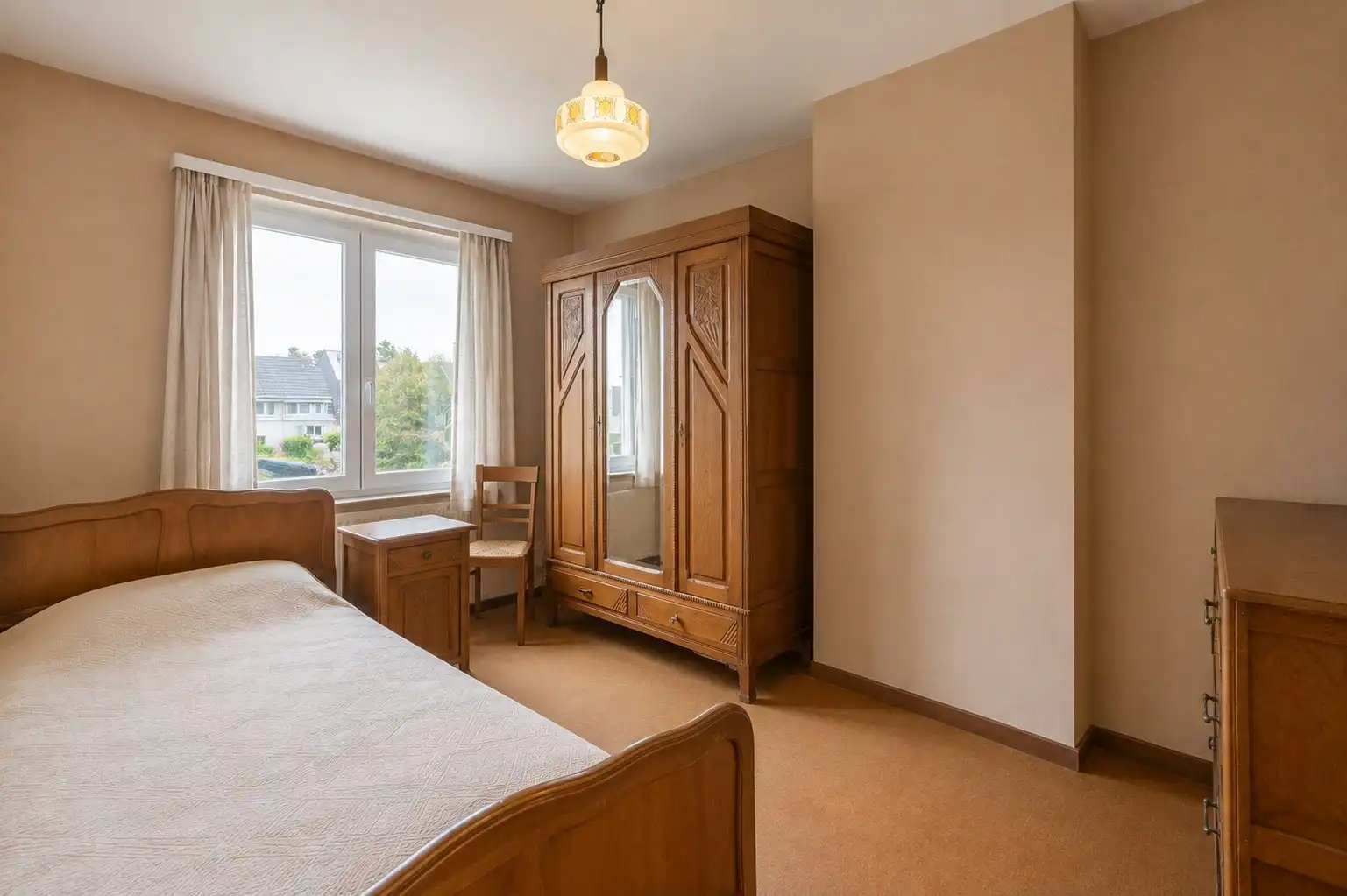 LICHTRIJKE WONING MET 3 SLAAPKAMERS, GARAGE & TUIN ! foto 16
