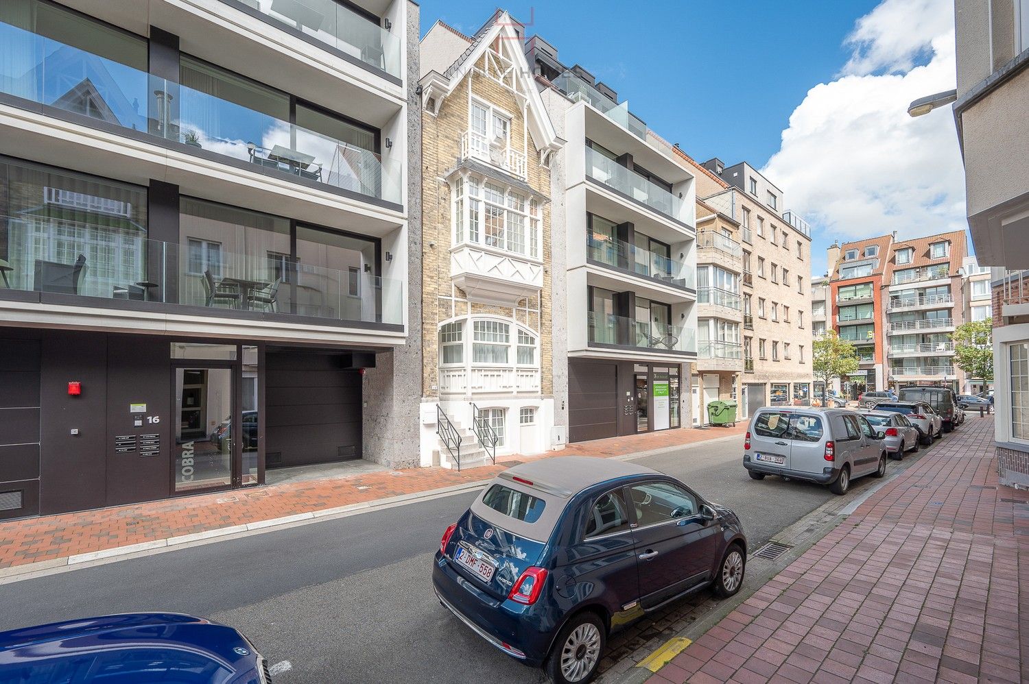 Smaakvol gerenoveerde karakterwoning met prachtige gevel, in het centrum van Knokke foto 1