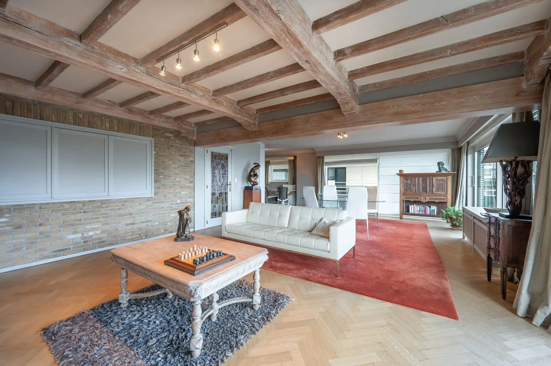 Ruim appartement met 3 slaapkamers op absolute toplocatie foto 5
