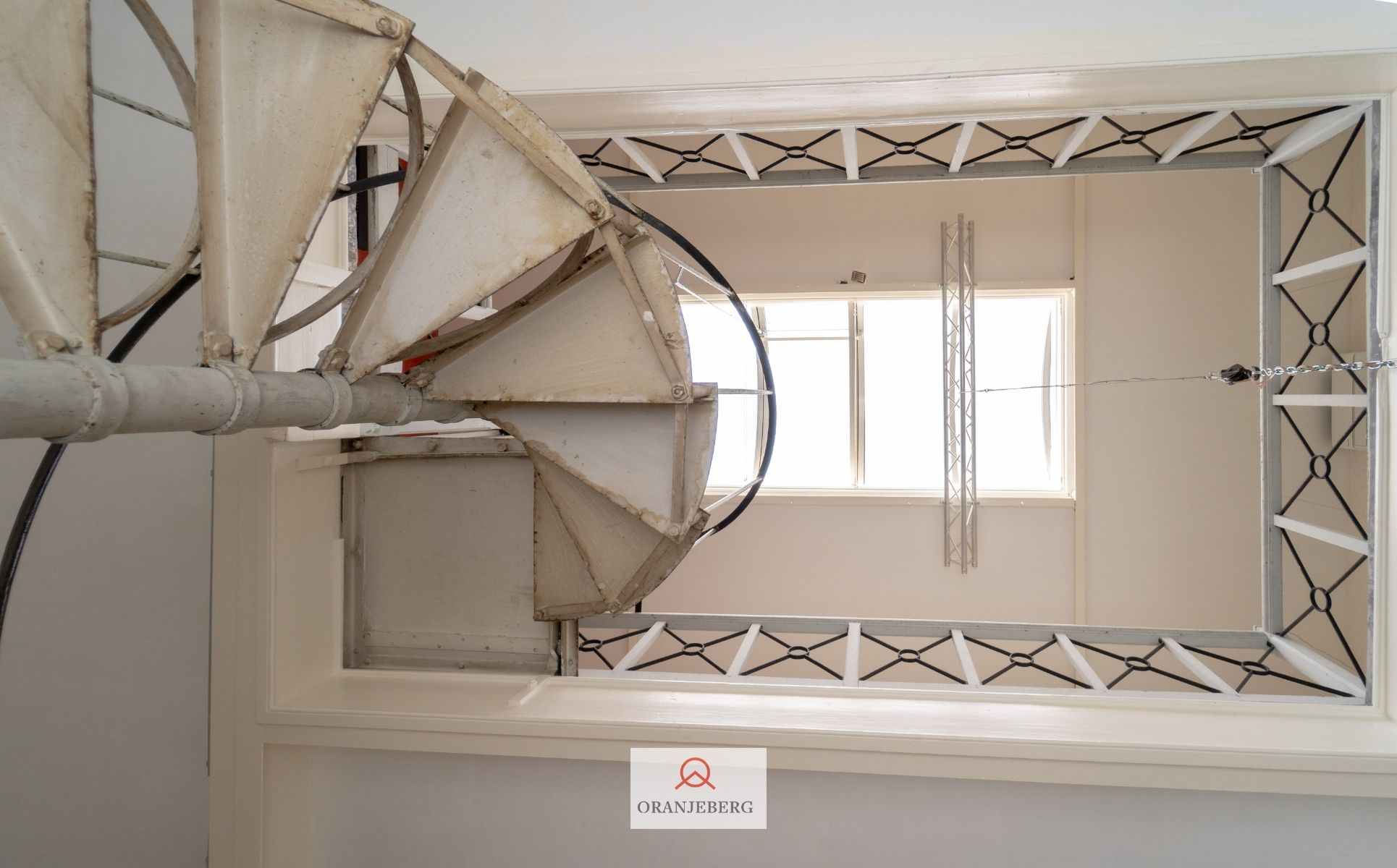 Polyvalente atelierruimte-magazijn-loods foto 23