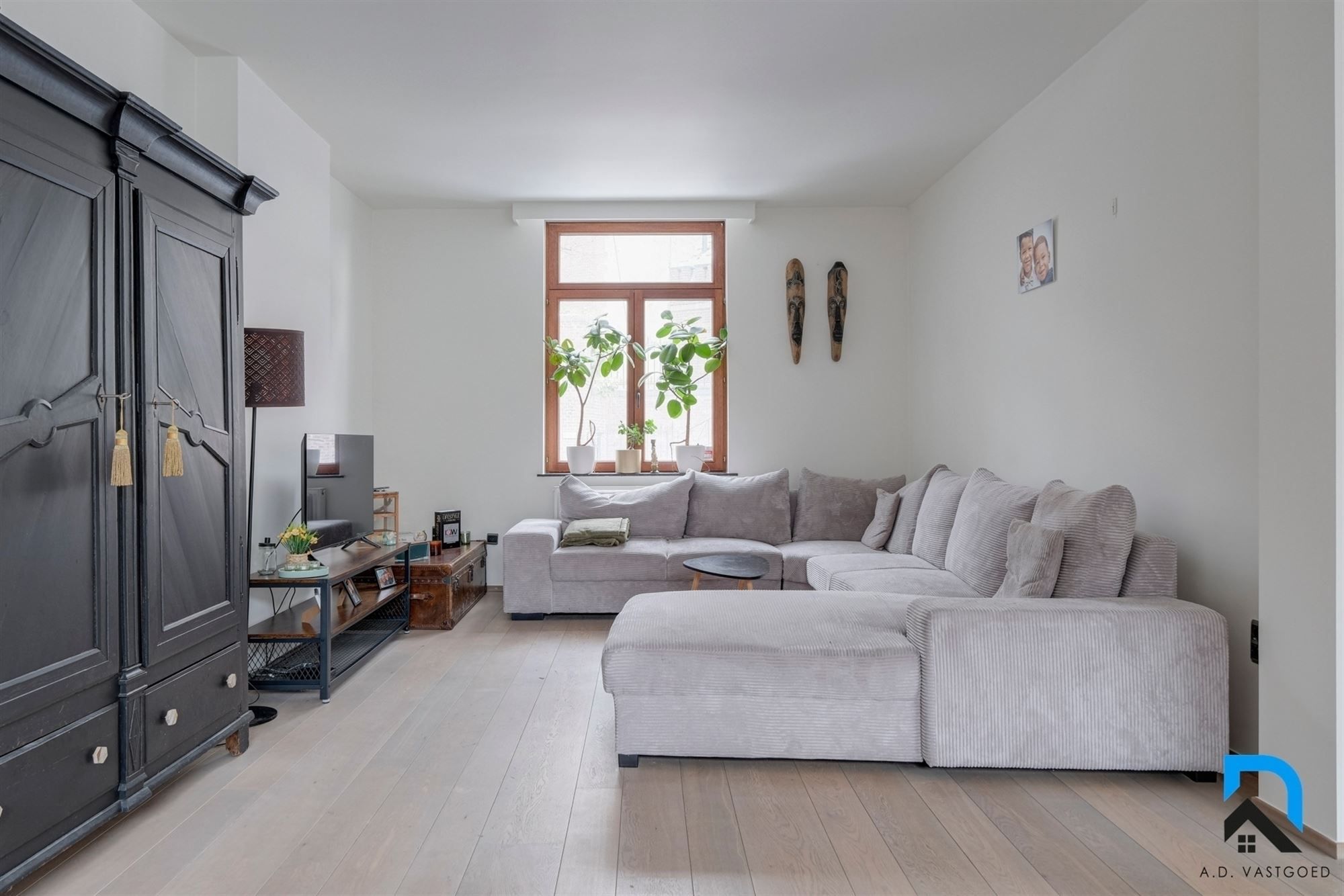 Bijzonder mooi gerenoveerde woning voorzien van 5 slaapkamers foto 6