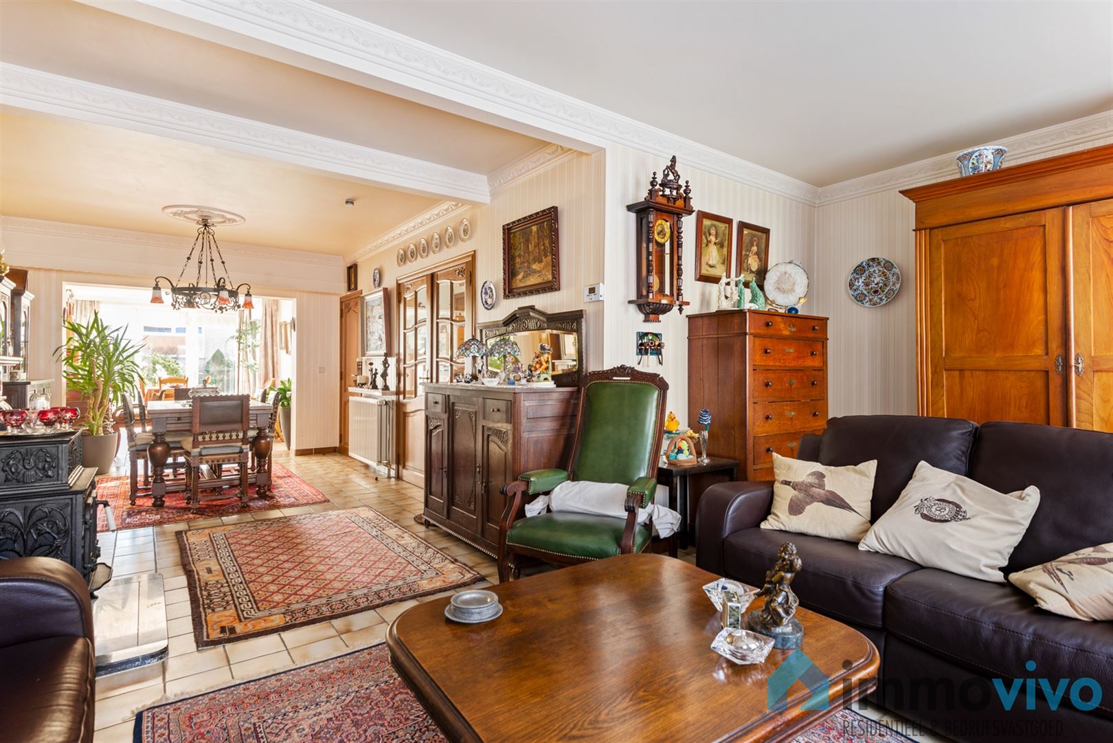 Ruime half-open bebouwing met 6 slpk's, tuin en 2 garageboxen foto 7