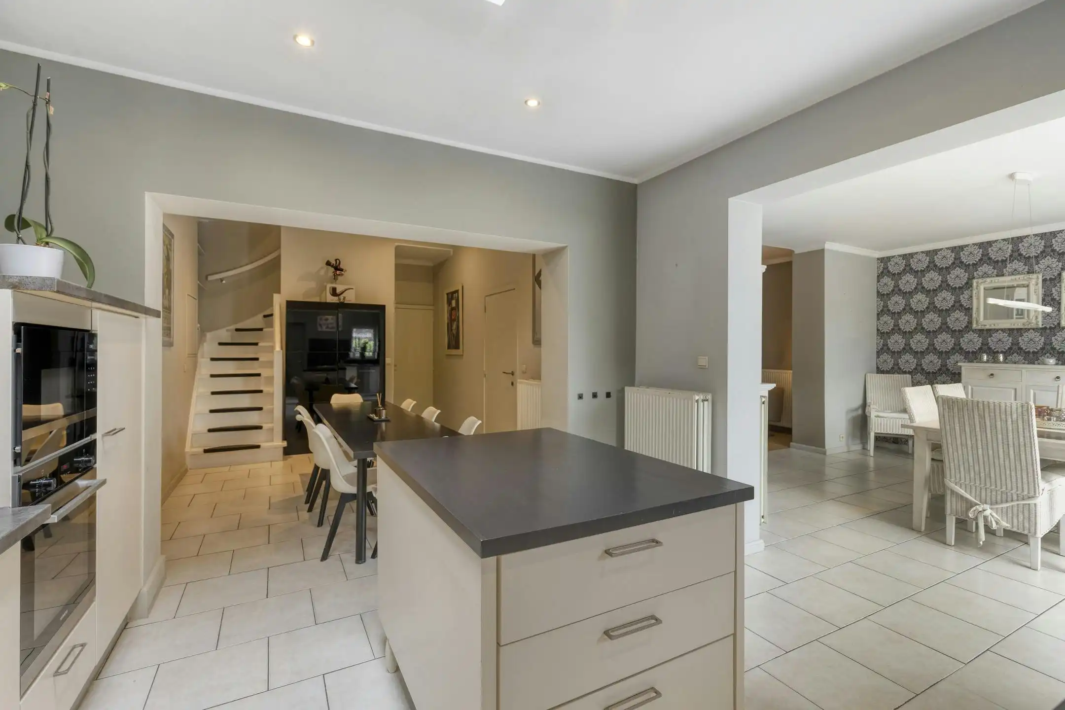 Instapklaar huis met 5 slaapkamers in Assebroek  foto 6