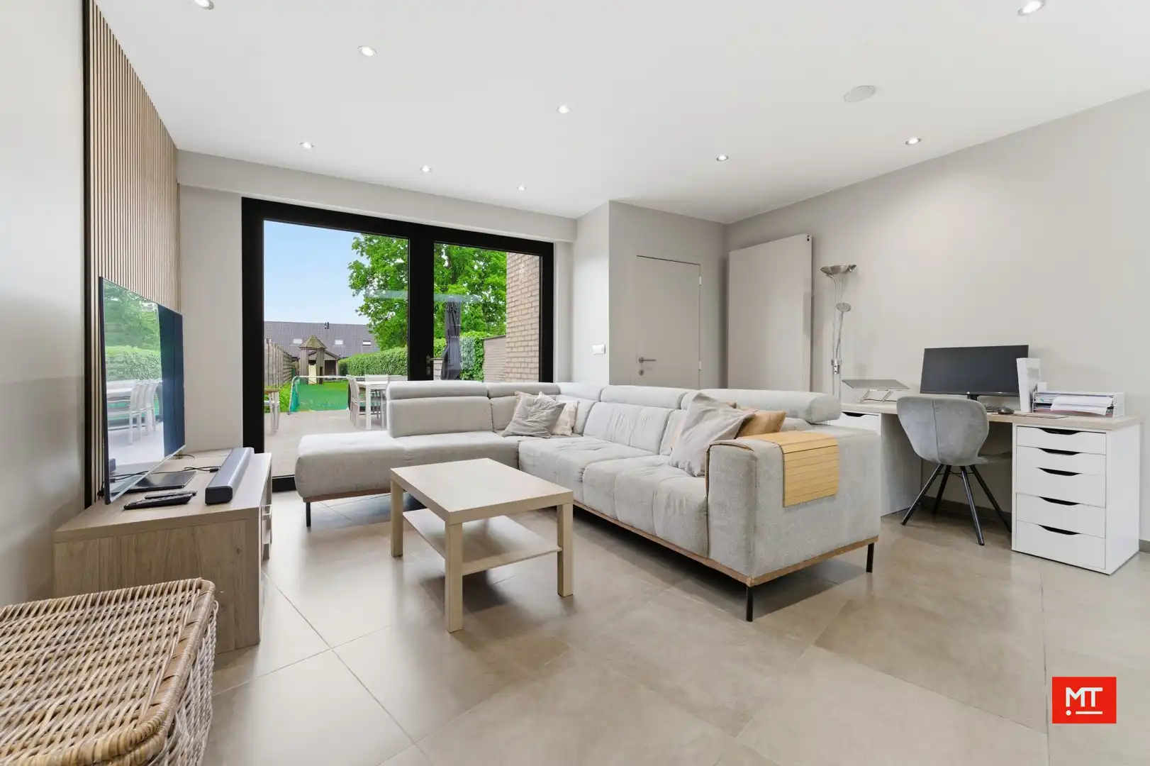 Centraal gelegen instapklare woning met 3 slaapkamers, zonnige tuin en praktijkruimte in Langemark foto 4