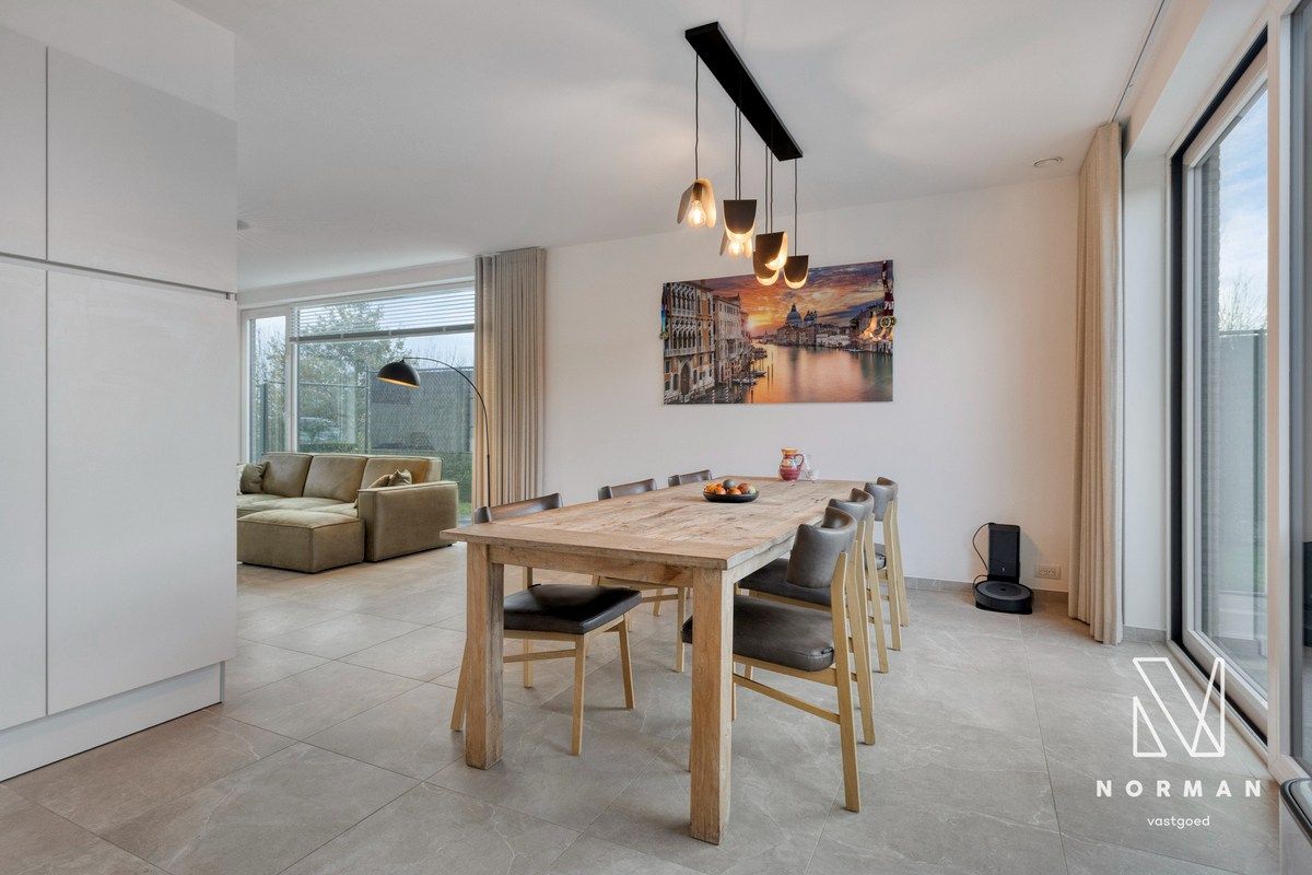 Recent gebouwde woning met 3 slaapkamers, landelijk uitzicht, garage en ruime tuin foto 7