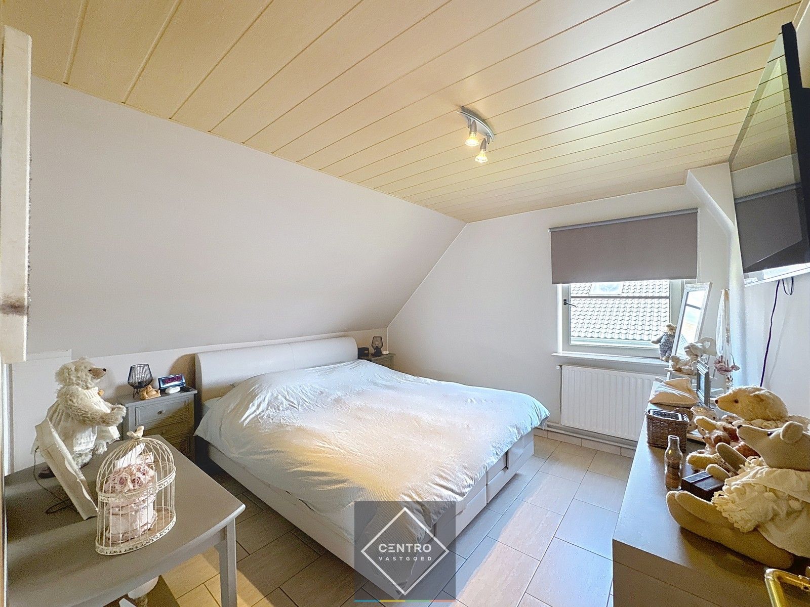 Instapklare VILLA met 5 slpkms, dubbele garage en een ruime aangelegd tuin met terrassen en bijgebouwen in een rustige omgeving te Zuienkerke! foto 13