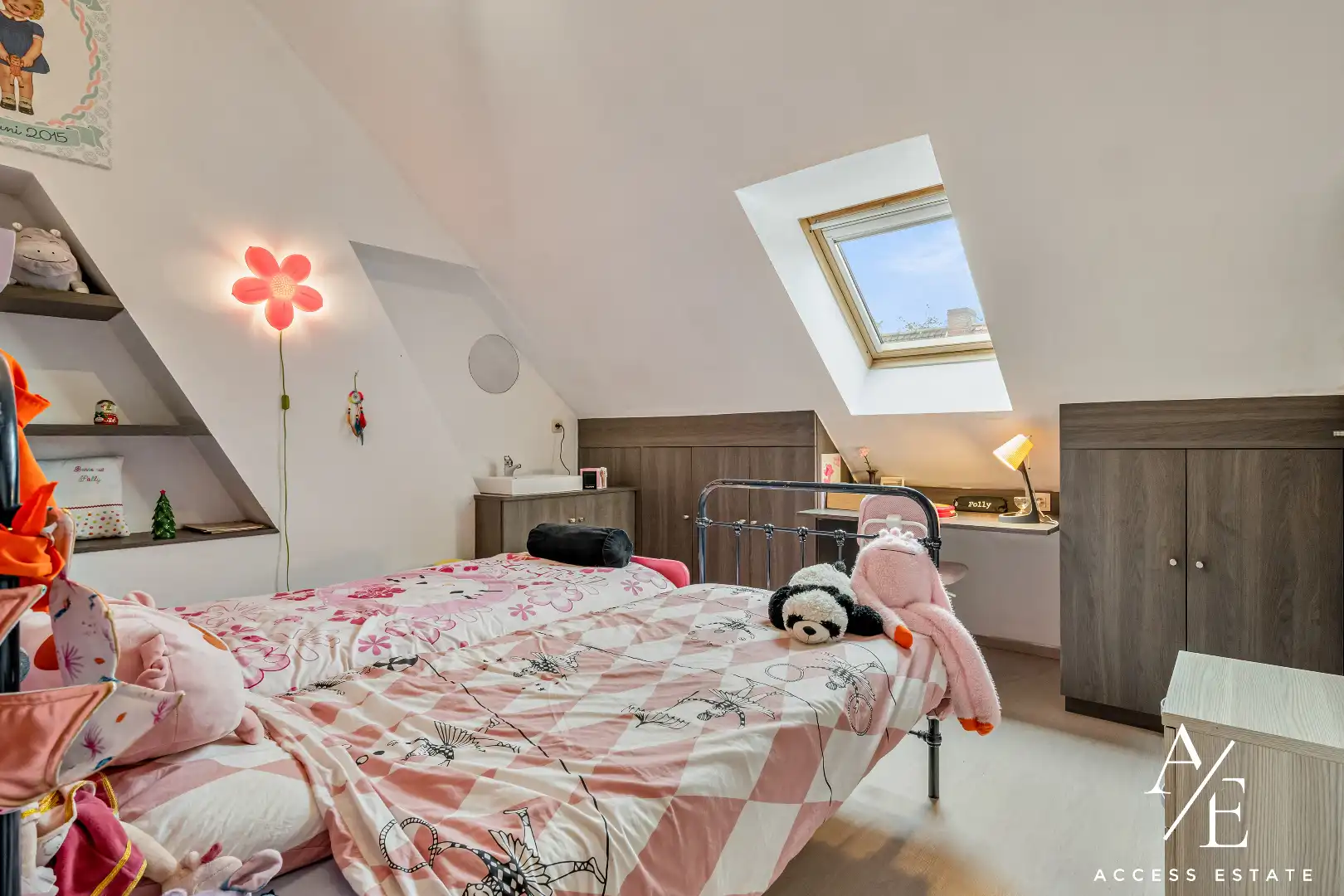 Ruime, gerenoveerde woning met prachtige stadstuin (600m²) en dubbele garage foto 20