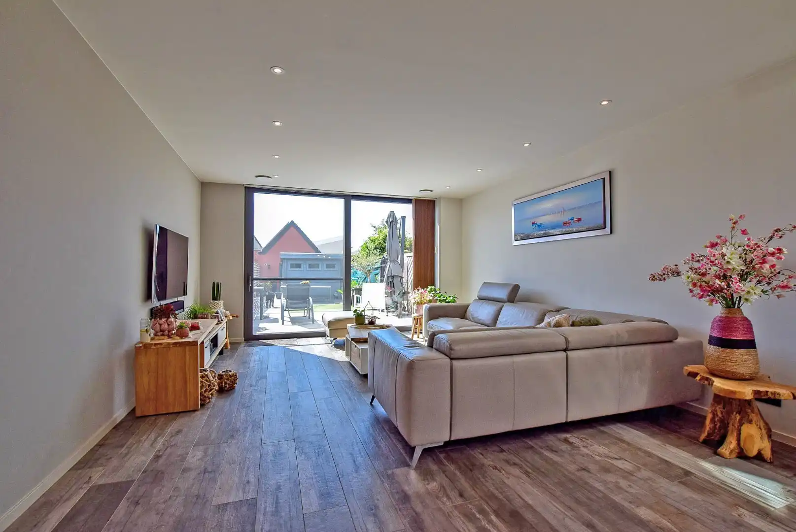 Instapklare, energiezuinige woning met aparte gastenunit in het hartje van Veurne. foto 6