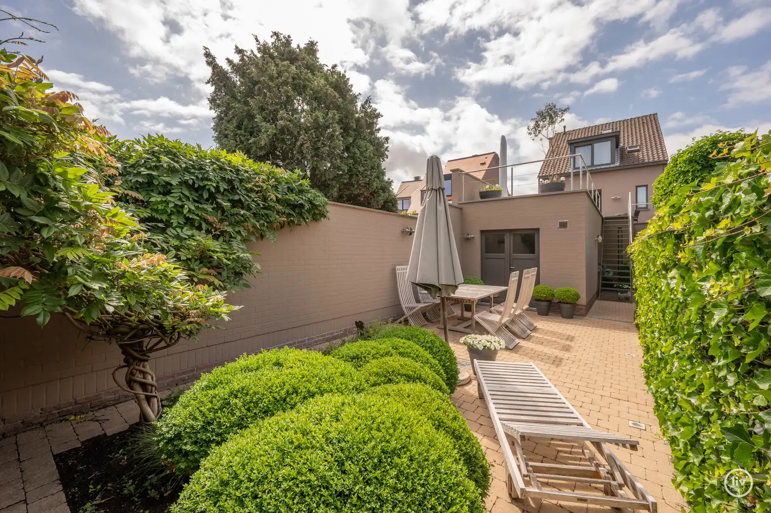 Ruime verzorgde bel-étage woning in het hartje van Oud-Knokke foto 2